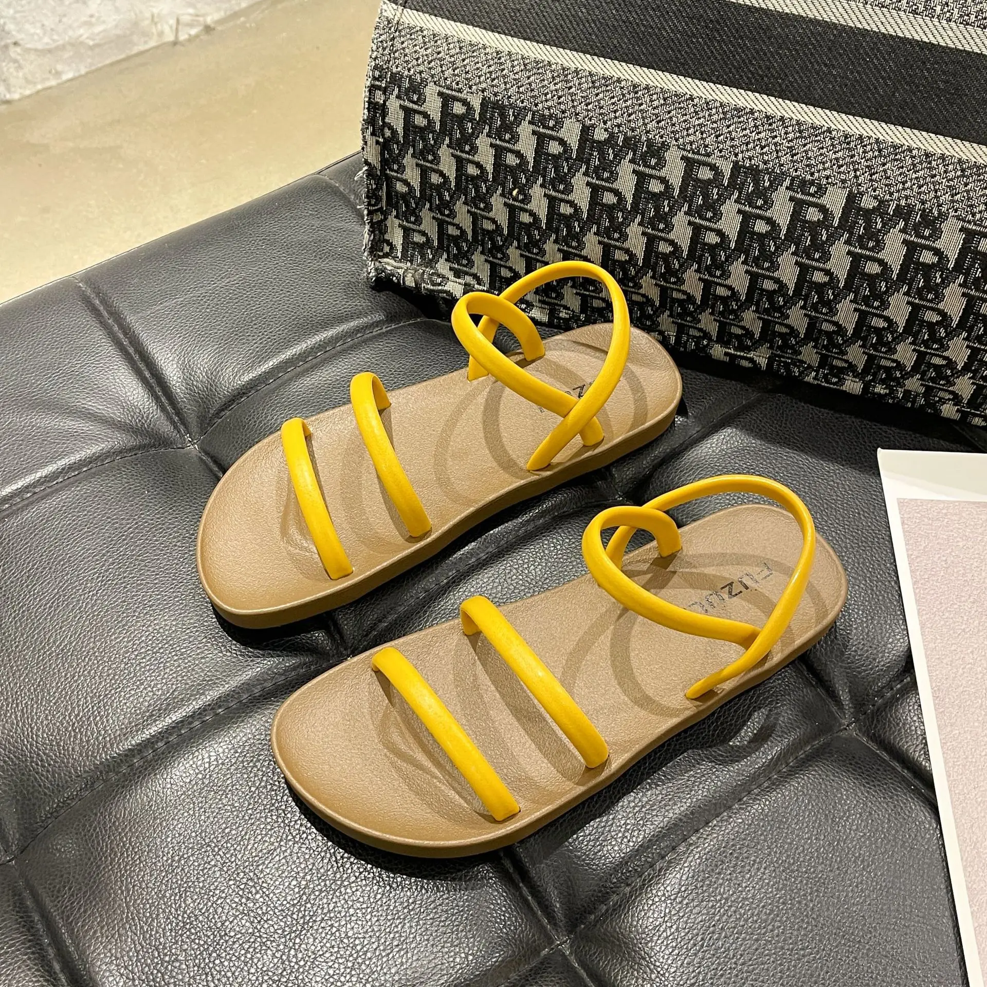 Top selling trendy flat sandals women lady simple design ladies fancy flat sandal