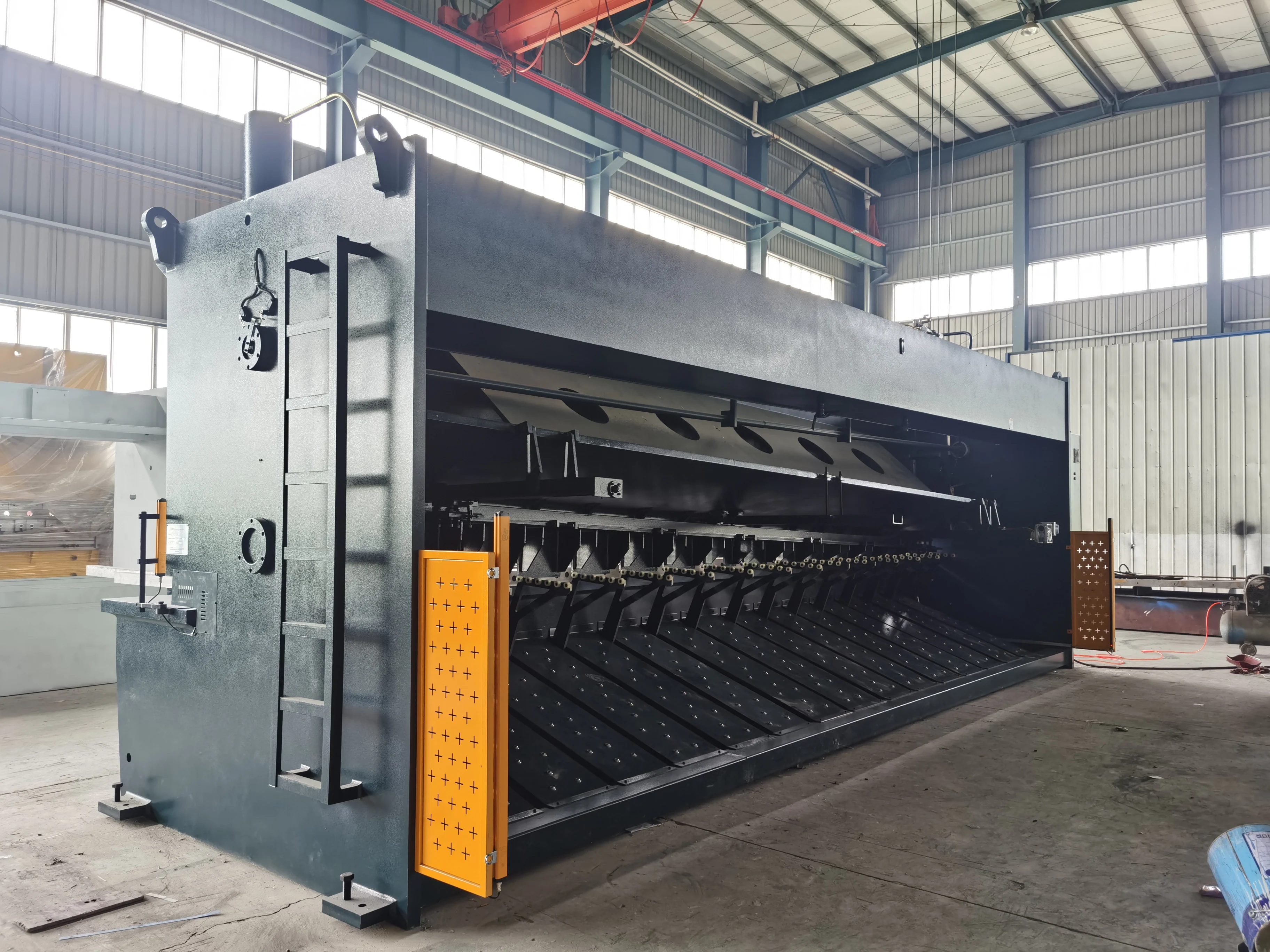 Hydraulic guillotine automatic sheet metal shearing machine hydraulic cnc shearing machine 13*6200