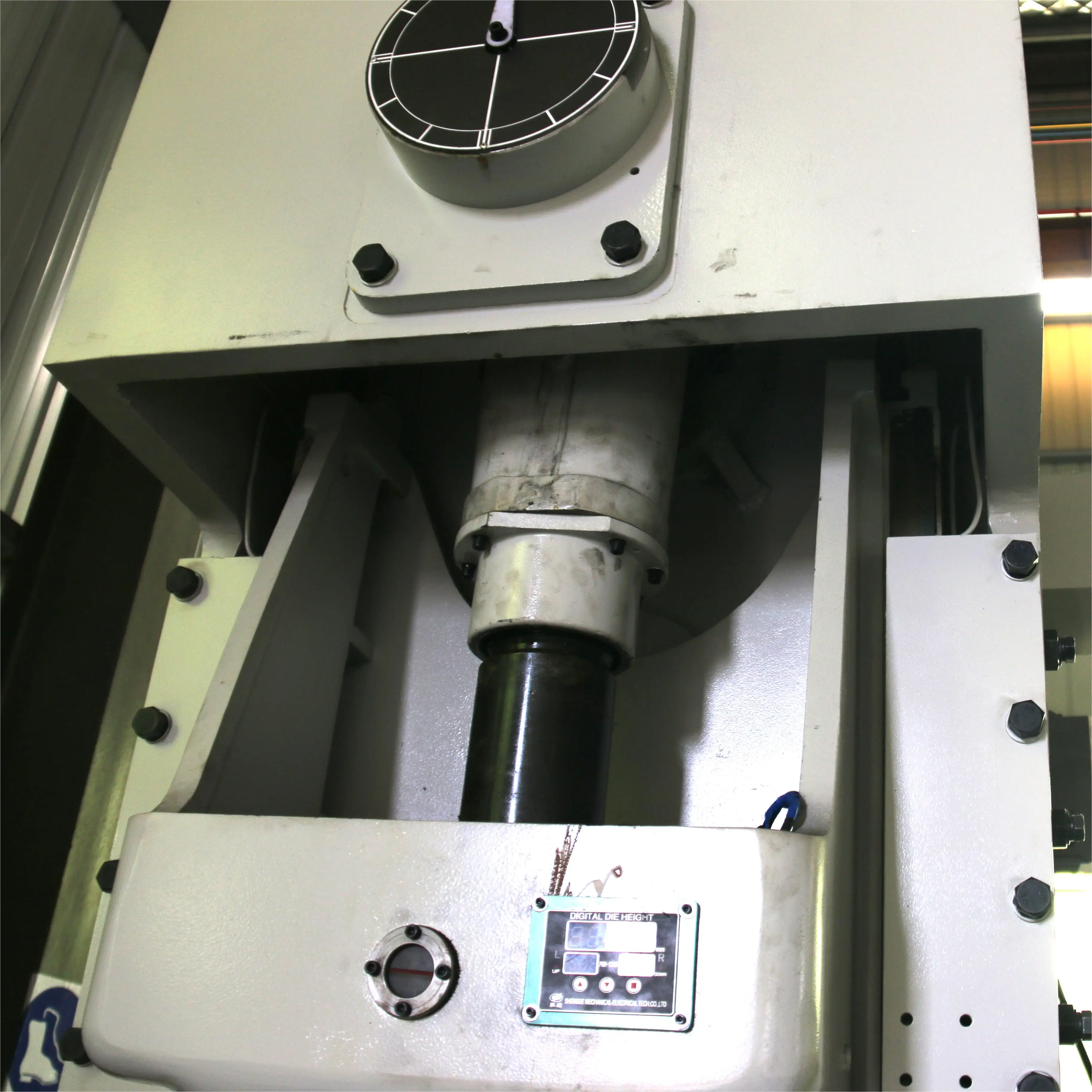 350 Tons Deep Drawing Hydraulic Press Machine Four Columns Hydraulic Press Machine