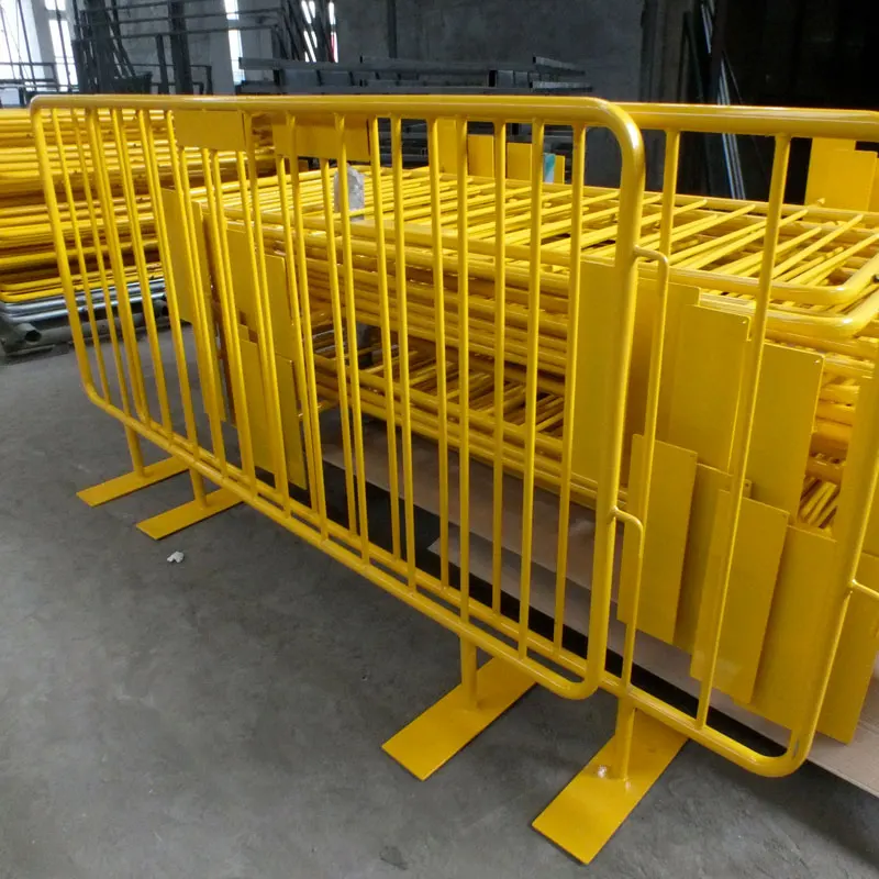Outdoor welded metal traffic barriers safe and portable temporary crowd control barrier