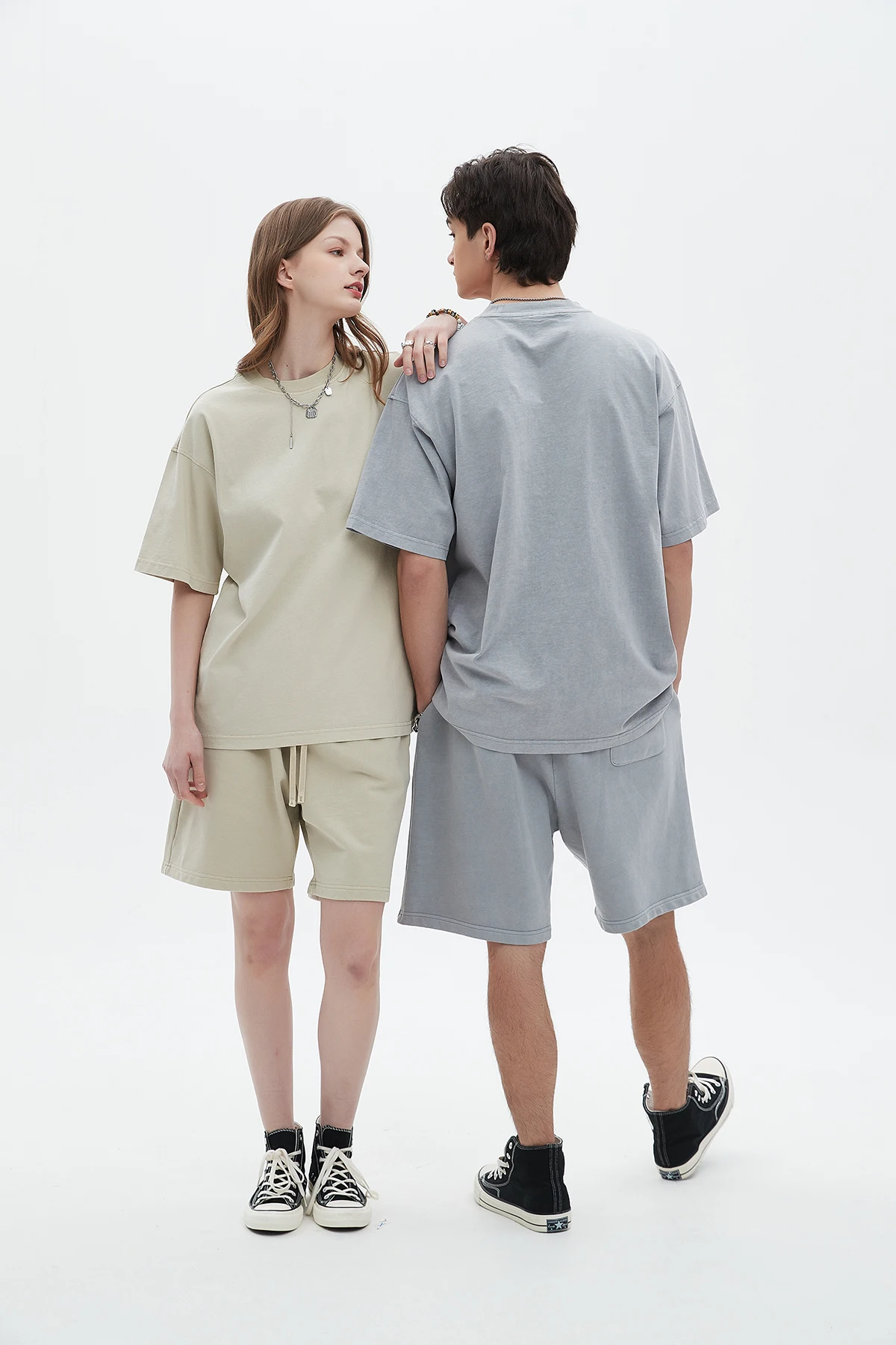 Винтажная футболка для мужчин с кислотной стиркой 100% логотипом супертяжелый хлопковый потертый негабаритный дизайн короткими рукавами унисекс