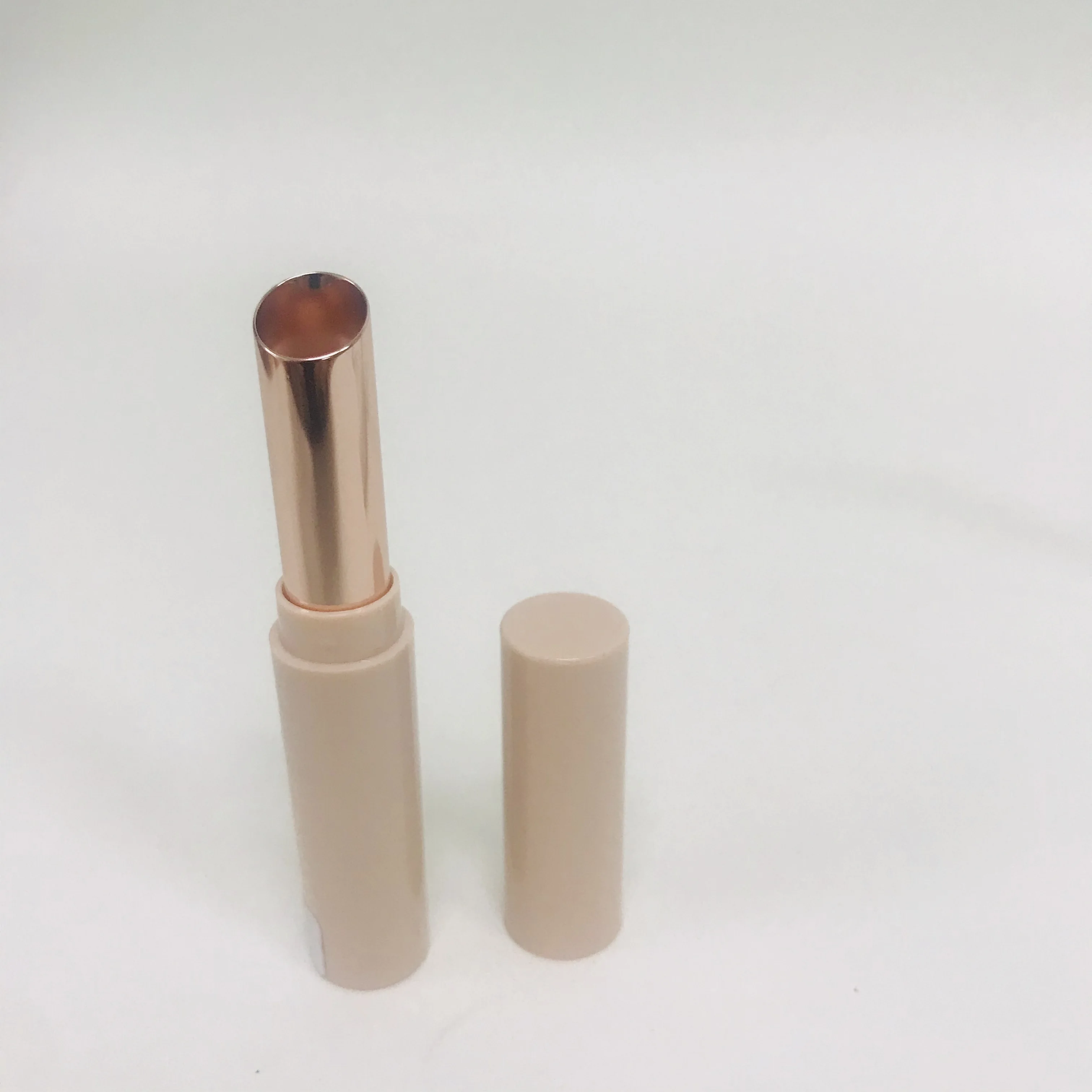 wholesale 2ml plastic matte cute small lipstick tube 2g  cylindrical mini lipstick container tube lip balm tube eco friendly