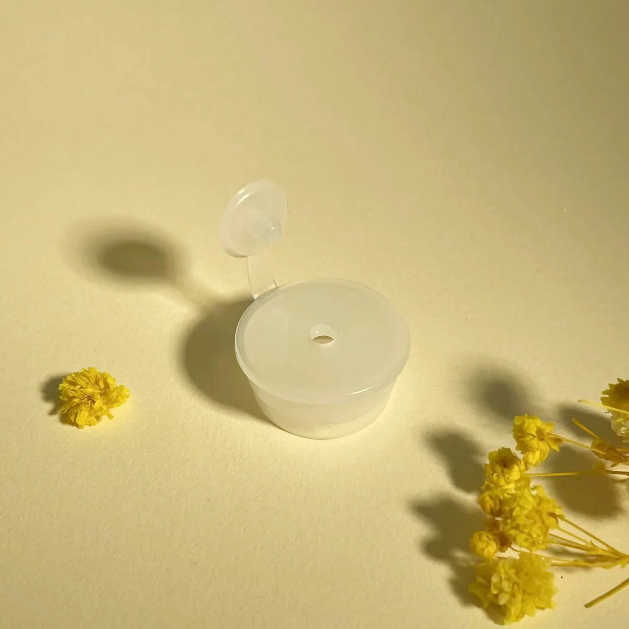 Plastic Inner Stopper Flip Top Plug for Liquid Bottles Insert Stopper Plug Round Cap Inner Plastic Bottle Plugs