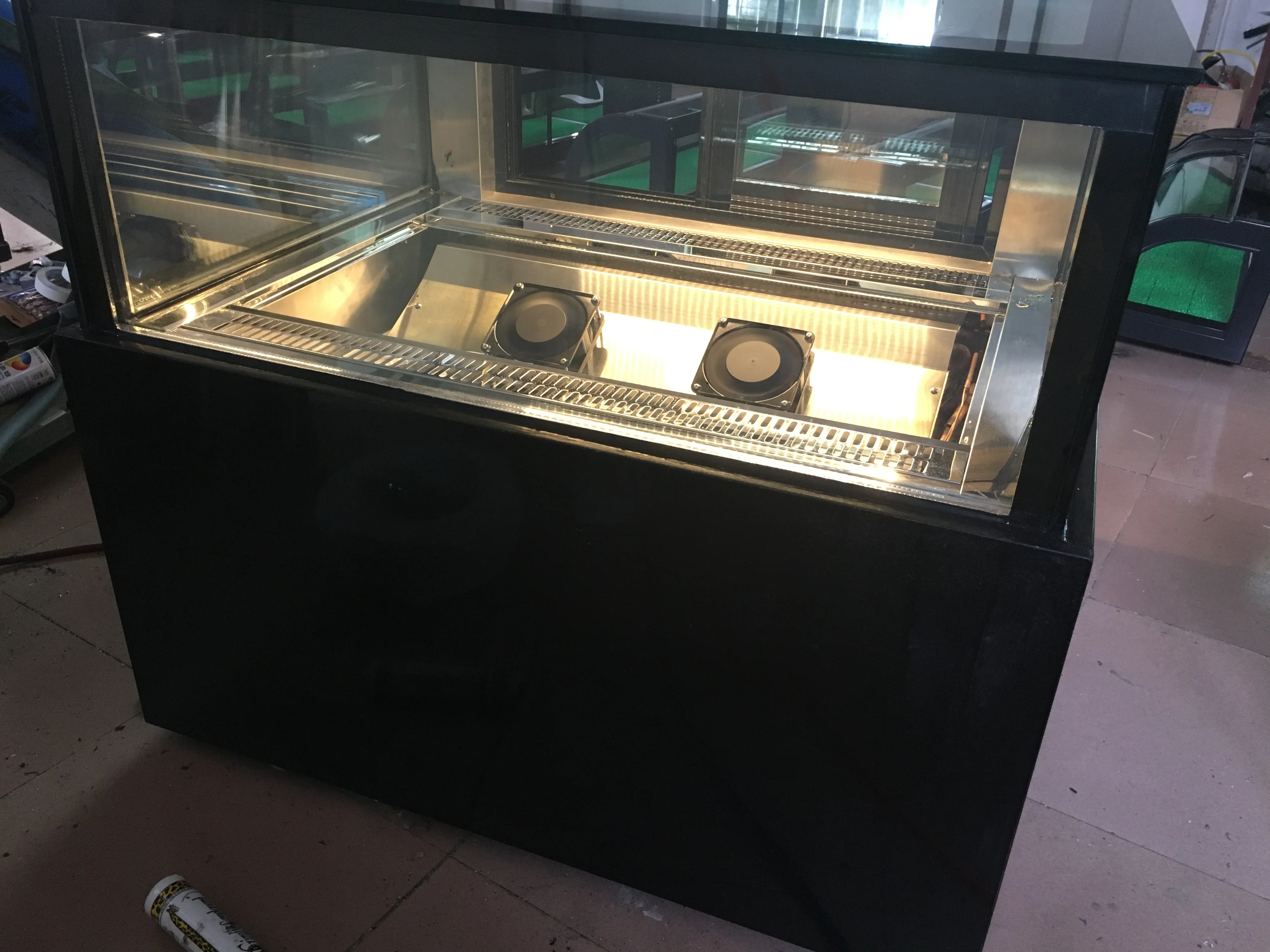 Nice quality Boutique Luxurious Vertical Cake Bakery Display Cabinet LED Marble  Stainless Steel Cake Refrigerator Showcase