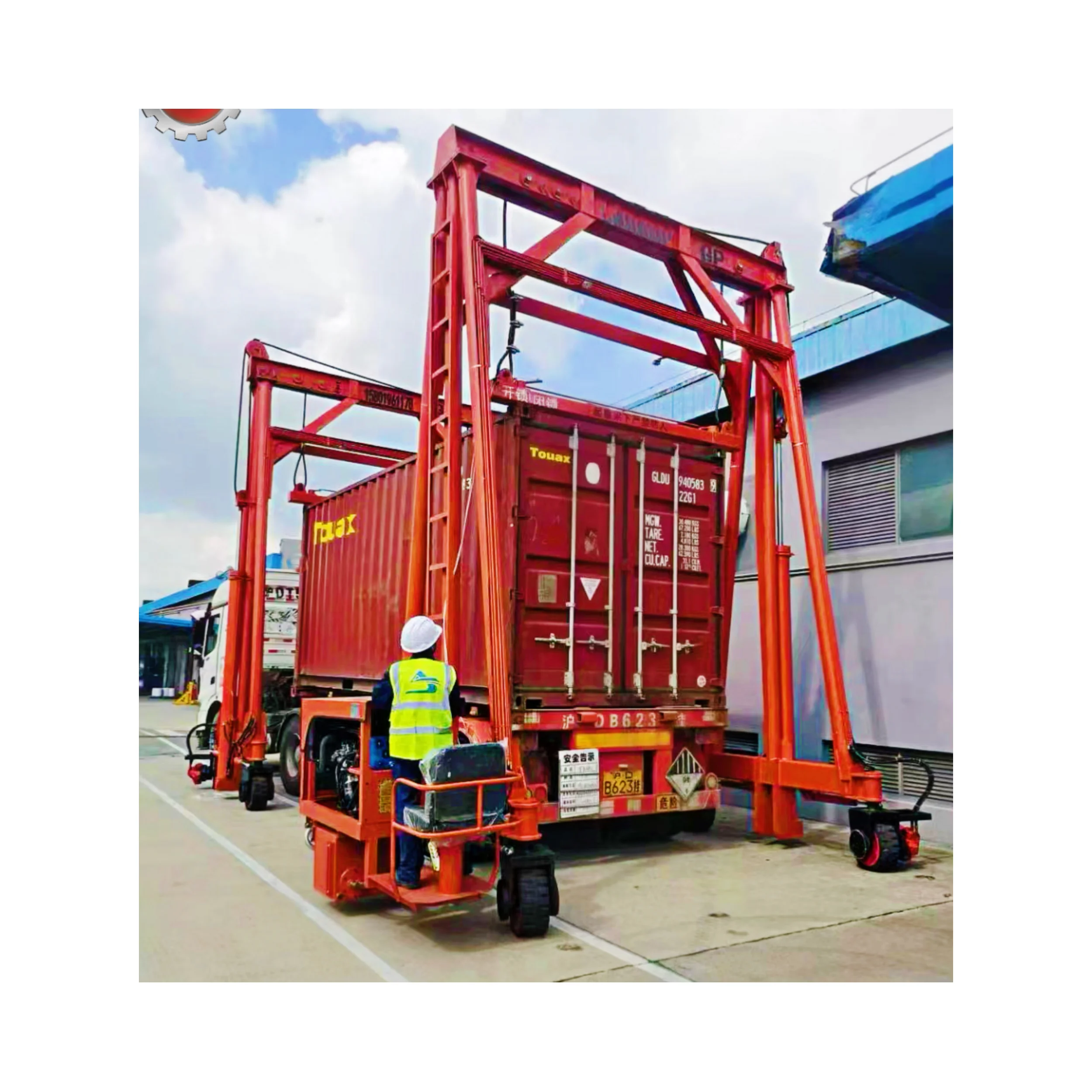 Port Mobile Crane For Large Ship Precast Concrete Container Rubber Tyre Straddle Carrier Crane