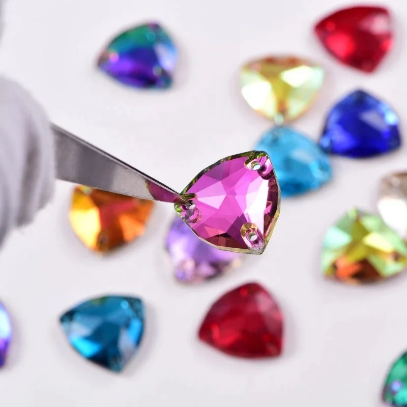 Oleeya 5A Top Quality Crystal Glass Sew On Rhinestones Flatback Over 20 Colors Fat Triangle Sew On Crystals Costume Decoration