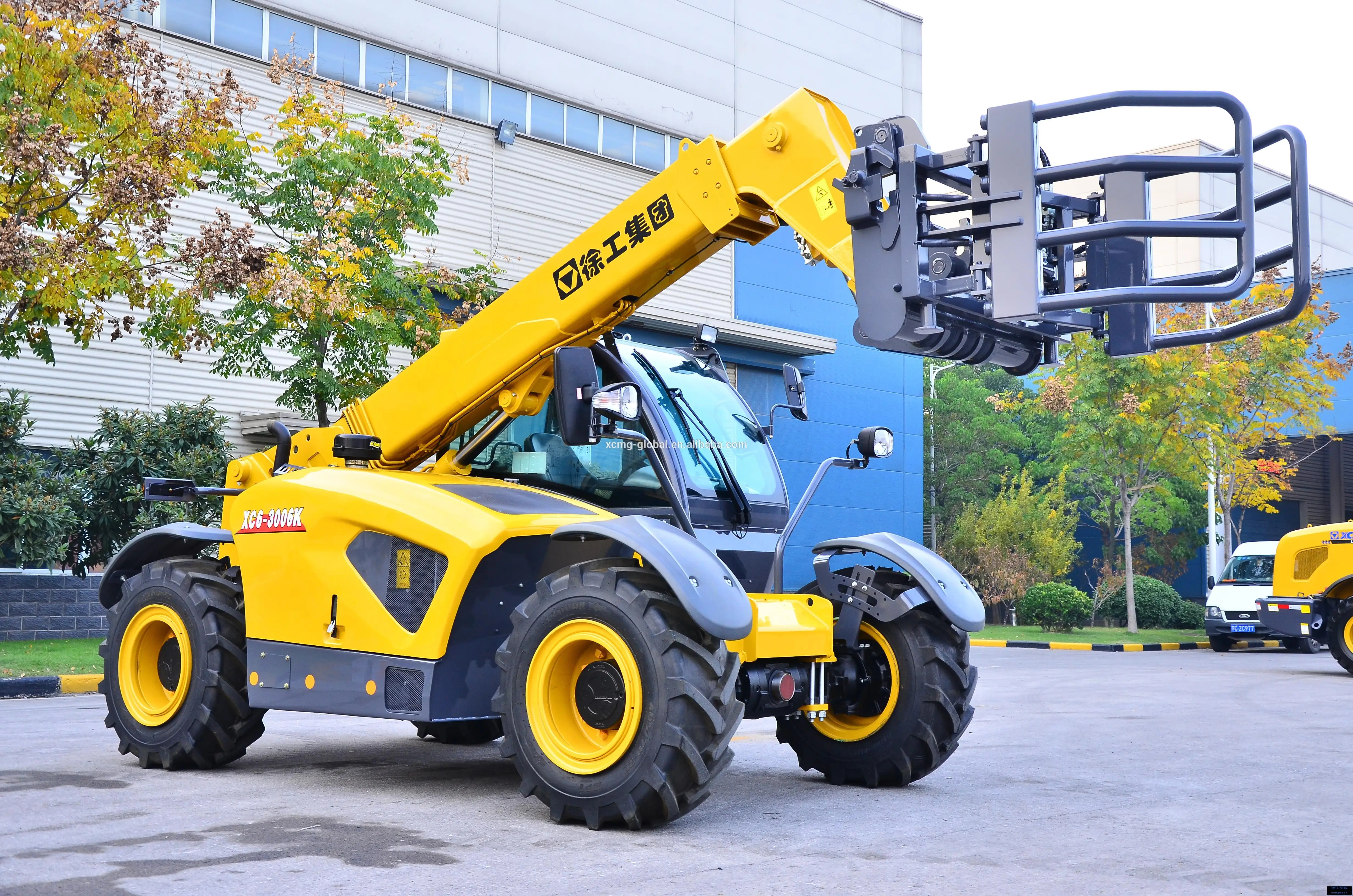 XCMG telehandler work platform XC6-4517K 4ton 17m telehandler telescopic with Multifunction attachments for sale