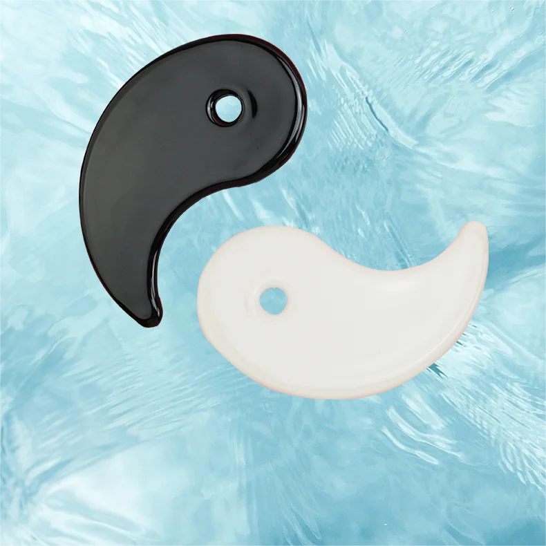 Smooth Glazed Surface Taichi Porcelain Guasha Board Fish Shape Face Massage Guasha Taiji Black White Gua Sha Board
