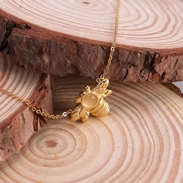 New Honey Bee Charm Necklace Ladies Jewelry Waterproof 18K Gold Plated Stainless Steel Tiny Cute Opal Bee Shape Pendant Necklace