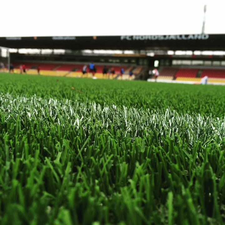 Hot-sell football artificial grass non-infill futsal grass outside cage football field artificial turf