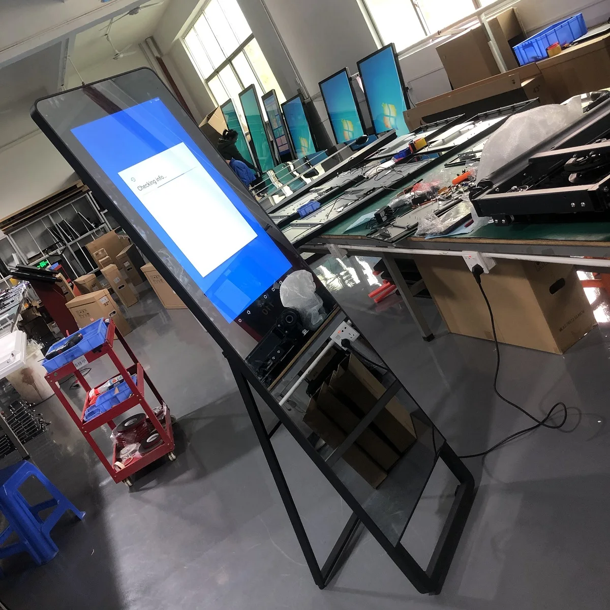 Hot Sale Front Facing Camera Interactive Magic Fitness Touch Screen Smart Mirror Display