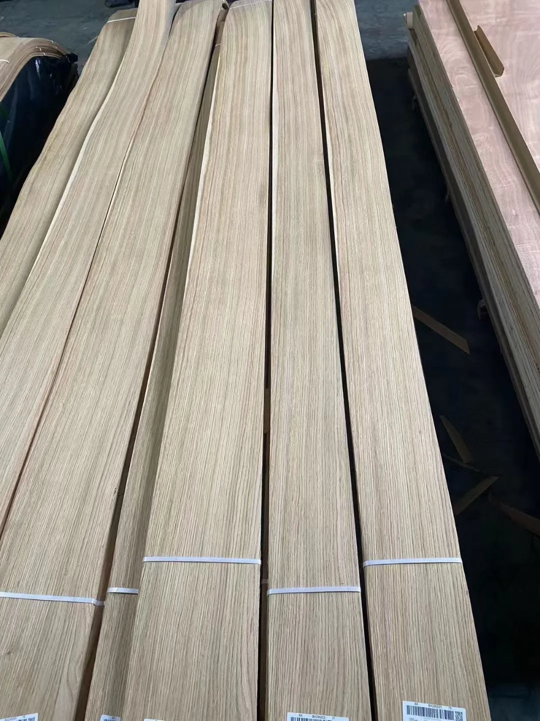 Natural Wood Veneer Sheet Quarter Cut European White Oak Veneer for Furniture Cabinet