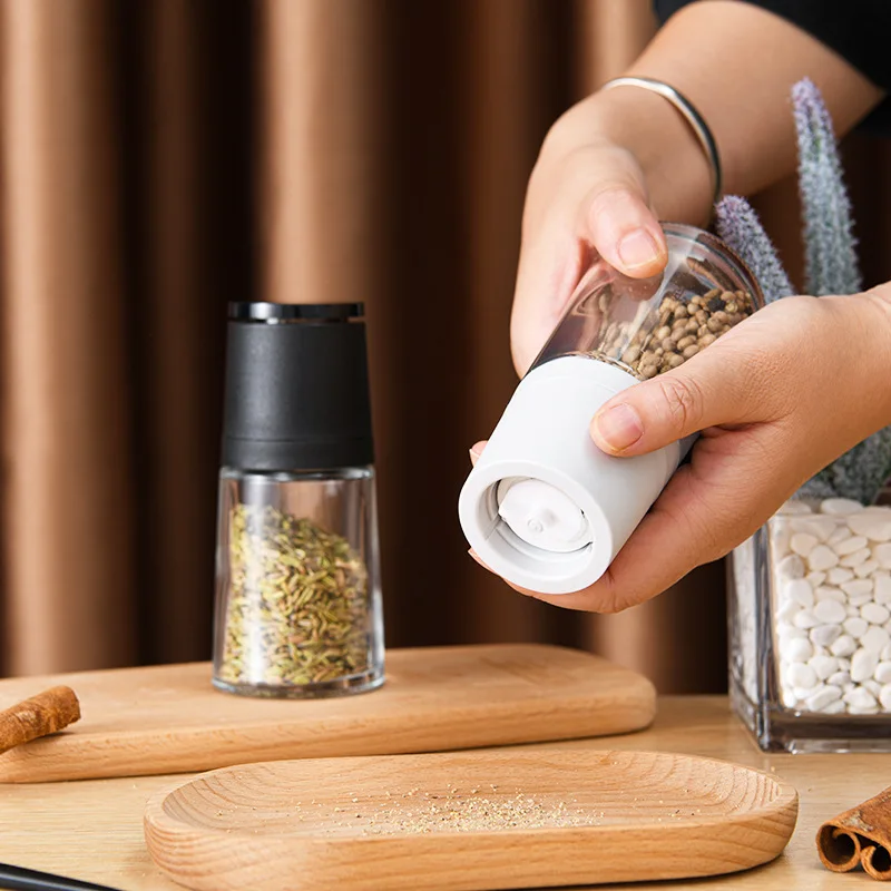 New style kitchen seasoning bottle Japanese pepper grinder manual pepper powder grinding bottle