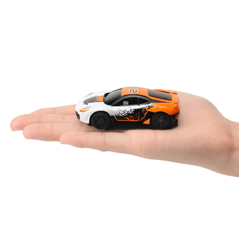 Palm size mini handle can control the indoor and outdoor operation of the plastic toy remote control car