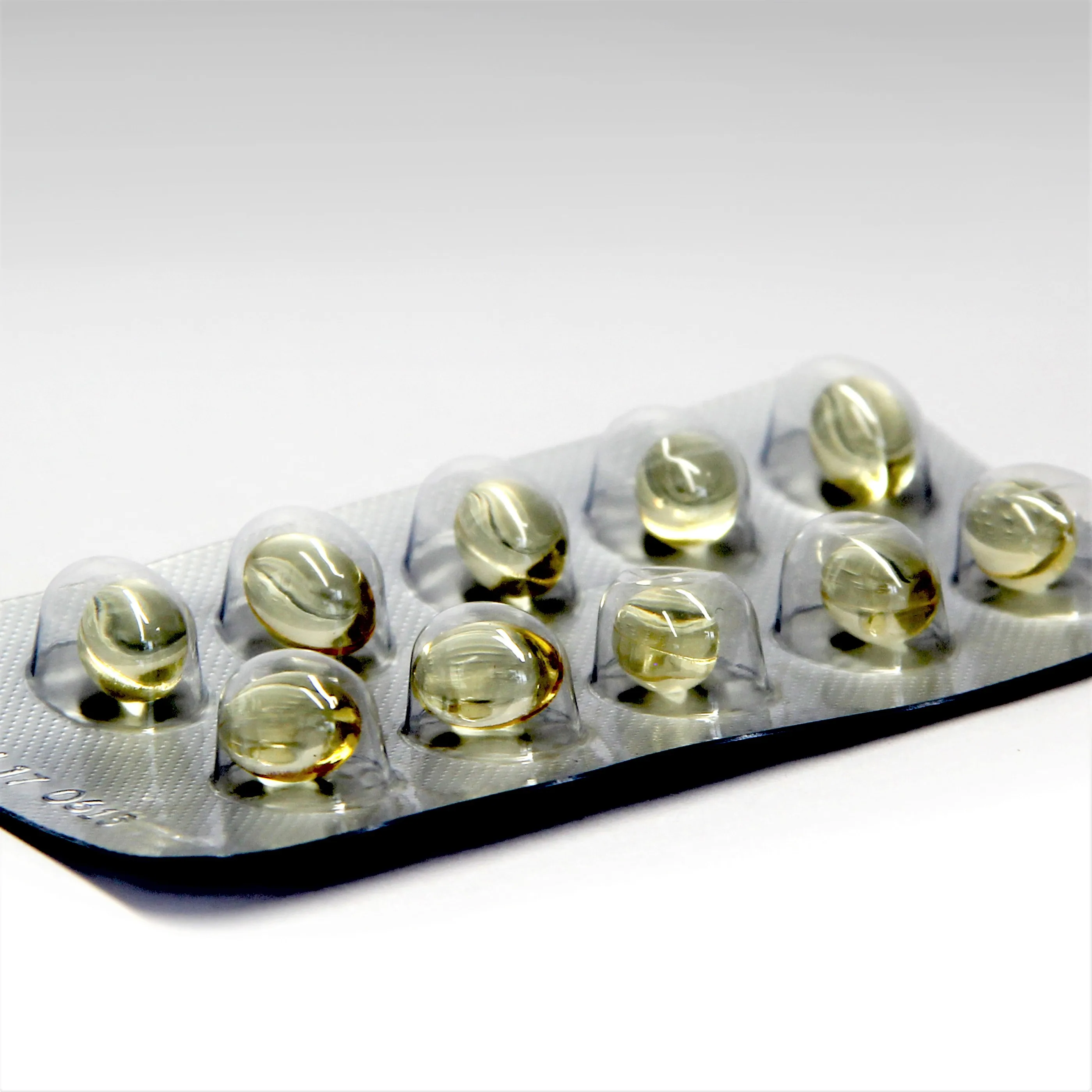 Natural dietary Supplement chia seed oil capsules 500 mg