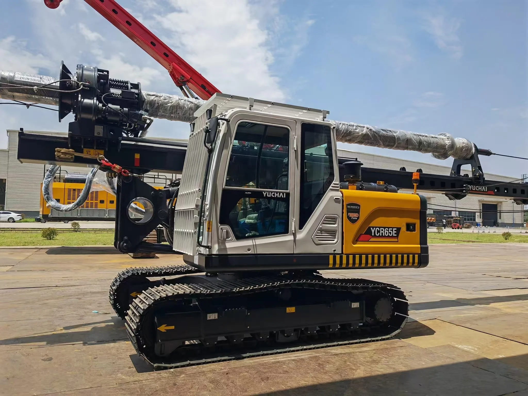 Factory Supply Yuchai Small Hydraulic Rotary Drilling Rig Ycr65E with 27m Drilling Depth