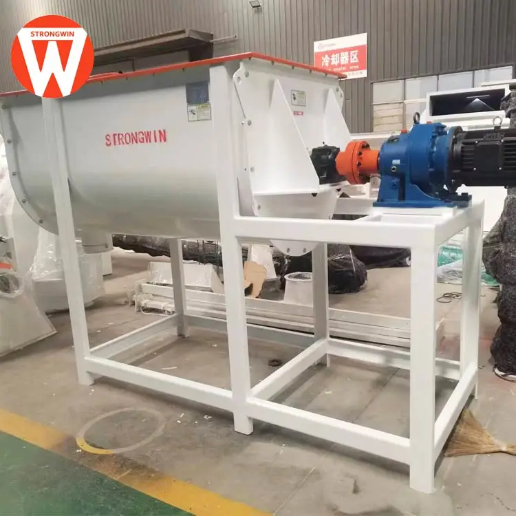 CE certification Easy operation 1000kg/p pig cattle poultry animal feed mixer with factory price