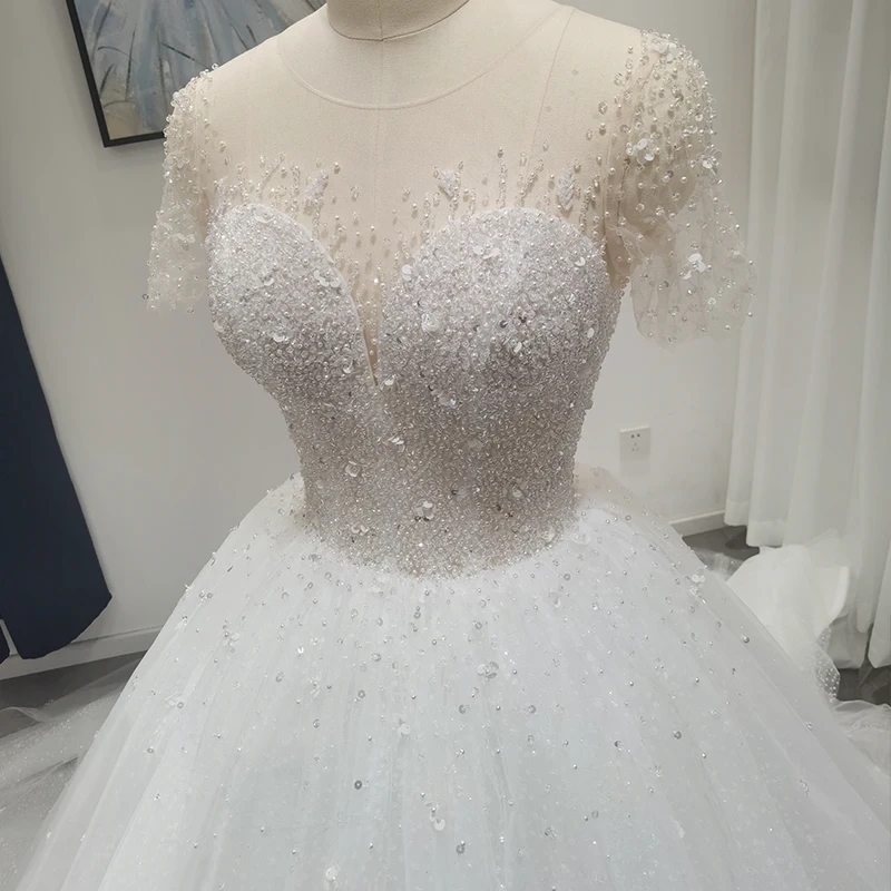 Elegant Bride White Wedding Dress Sweetheart Neckline Long Sleeve Crystal-Decorated Ball Gown Lace Vestido De Fiesta Sayabridal