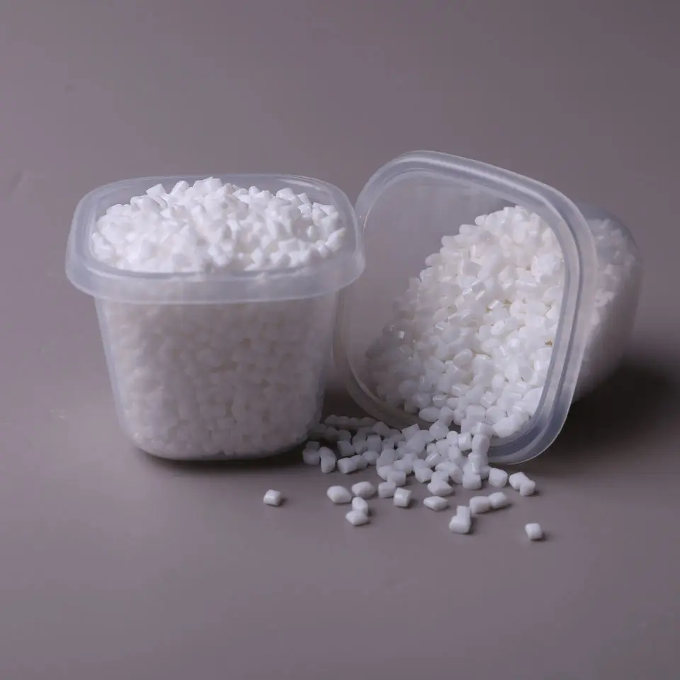 Good electrical properties Weather resistance and UV resistance Easy to process Virgin PBT resin raw material particles