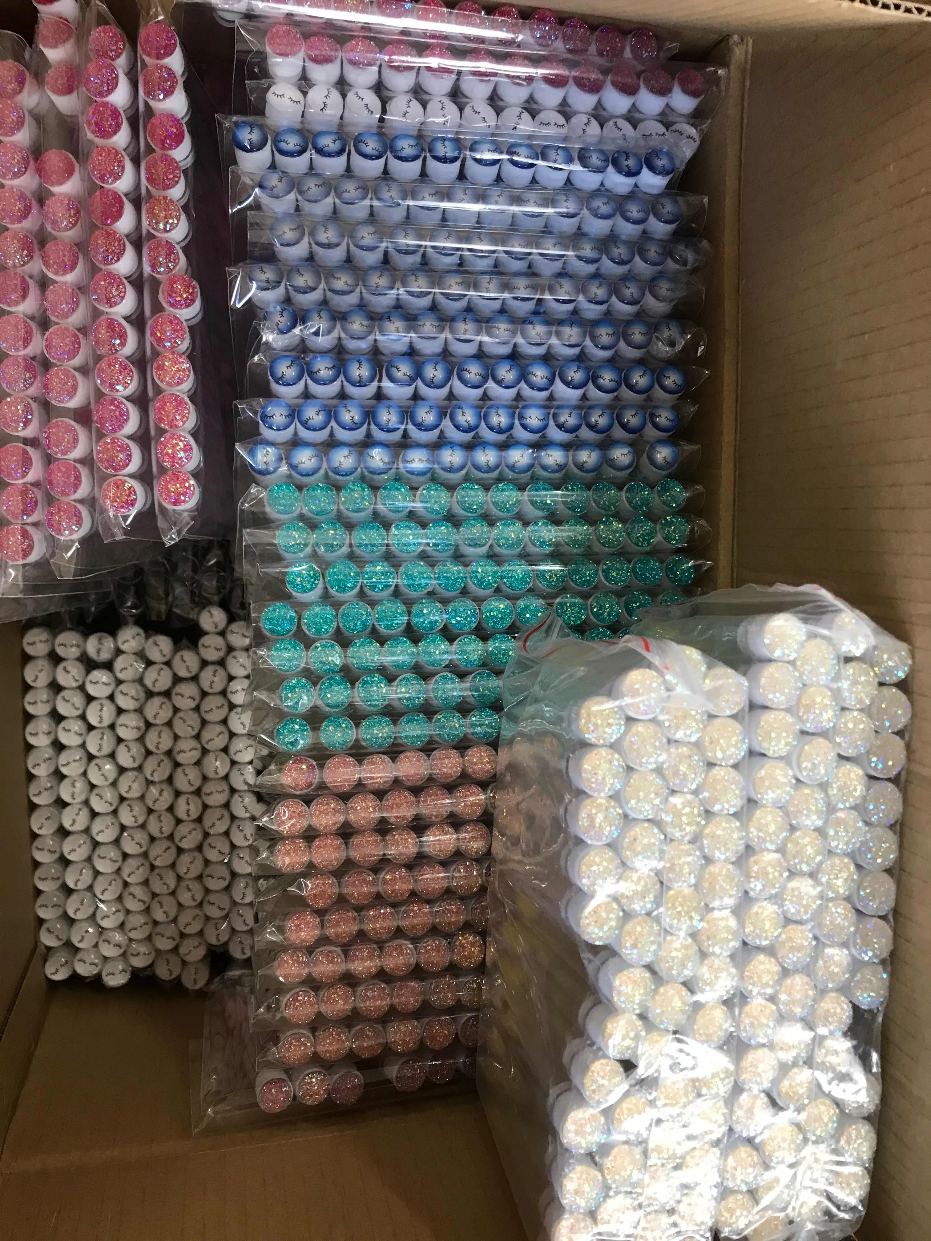 LashPlus Eco-Friendly Eyelash Wand Holder Cleaner Cover Cases Custom Lash Cleaner Brush And Empty Mascara Tubes With Brush