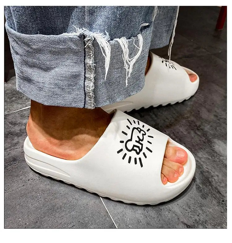  Новинка 2021 модные однотонные фиолетовые Нескользящие женские шлепанцы yeezy в стиле граффити летние мягкие пляжные из