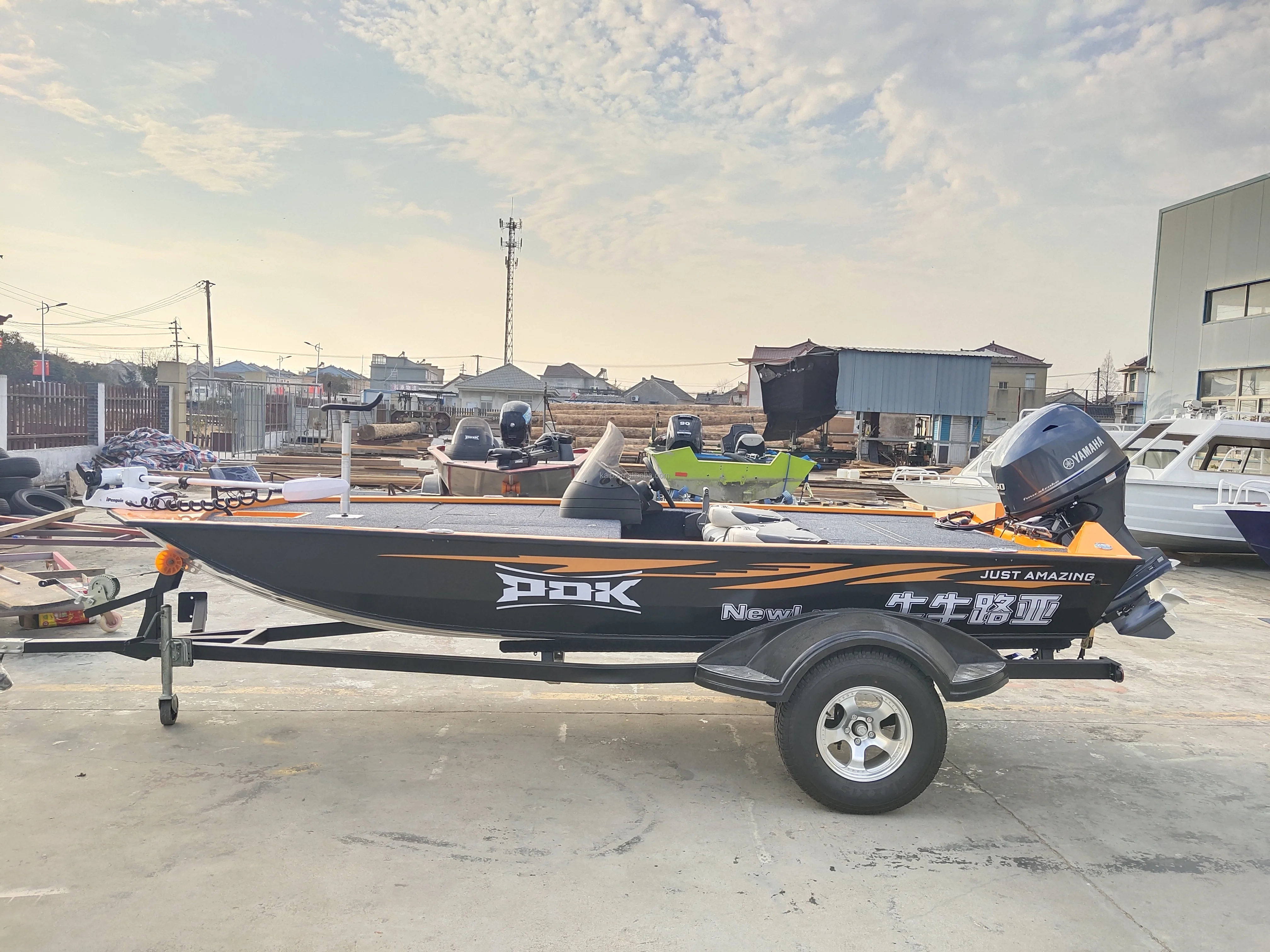 Hot Sale Pontoon Boat Fishing Speed Sport lure aluminum Yacht for Outdoor Activities Rotomolding manufacturer fishing boat