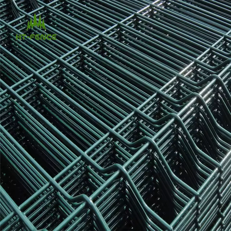 HT-FENCE по индивидуальному заказу 3D металлическое ограждение безопасности наружного шоссе с ПВХ покрытием оцинкованная сталь сварная изогнутая проволочная сетка