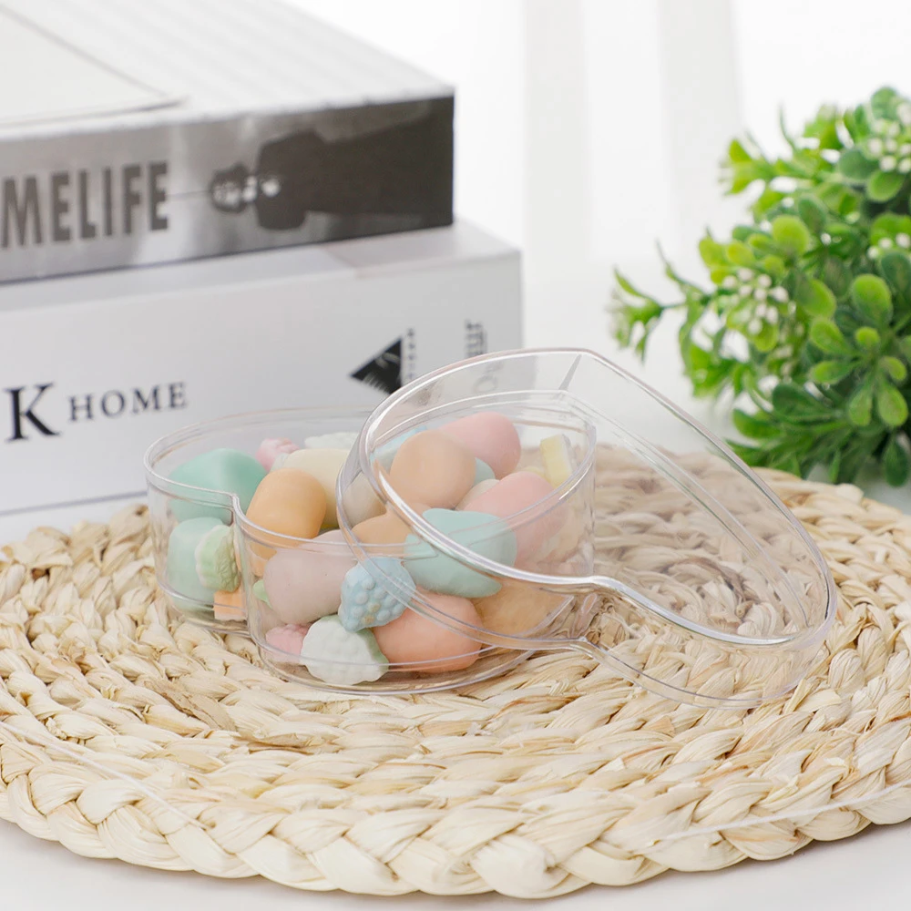 Custom heart shaped clear PVC PET acrylic plastic gift boxes for packaging candy sweet chocolate gummy macaron trays