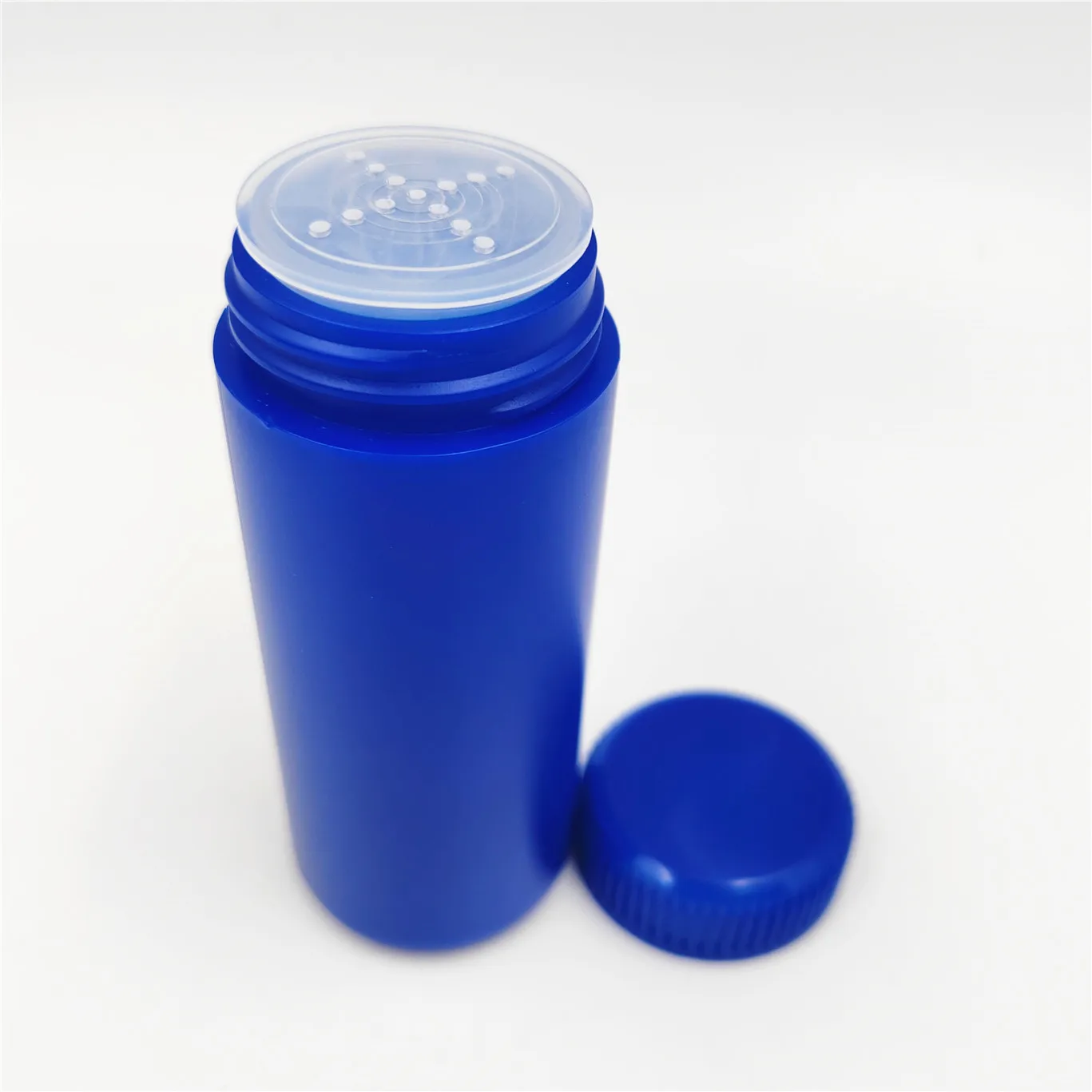 60ml Black White Blue Color Plastic Bottle With Sifter And Cap Dry Powder Dispenser Bottle 2oz Plastic Baby Talcum Powder Bottle