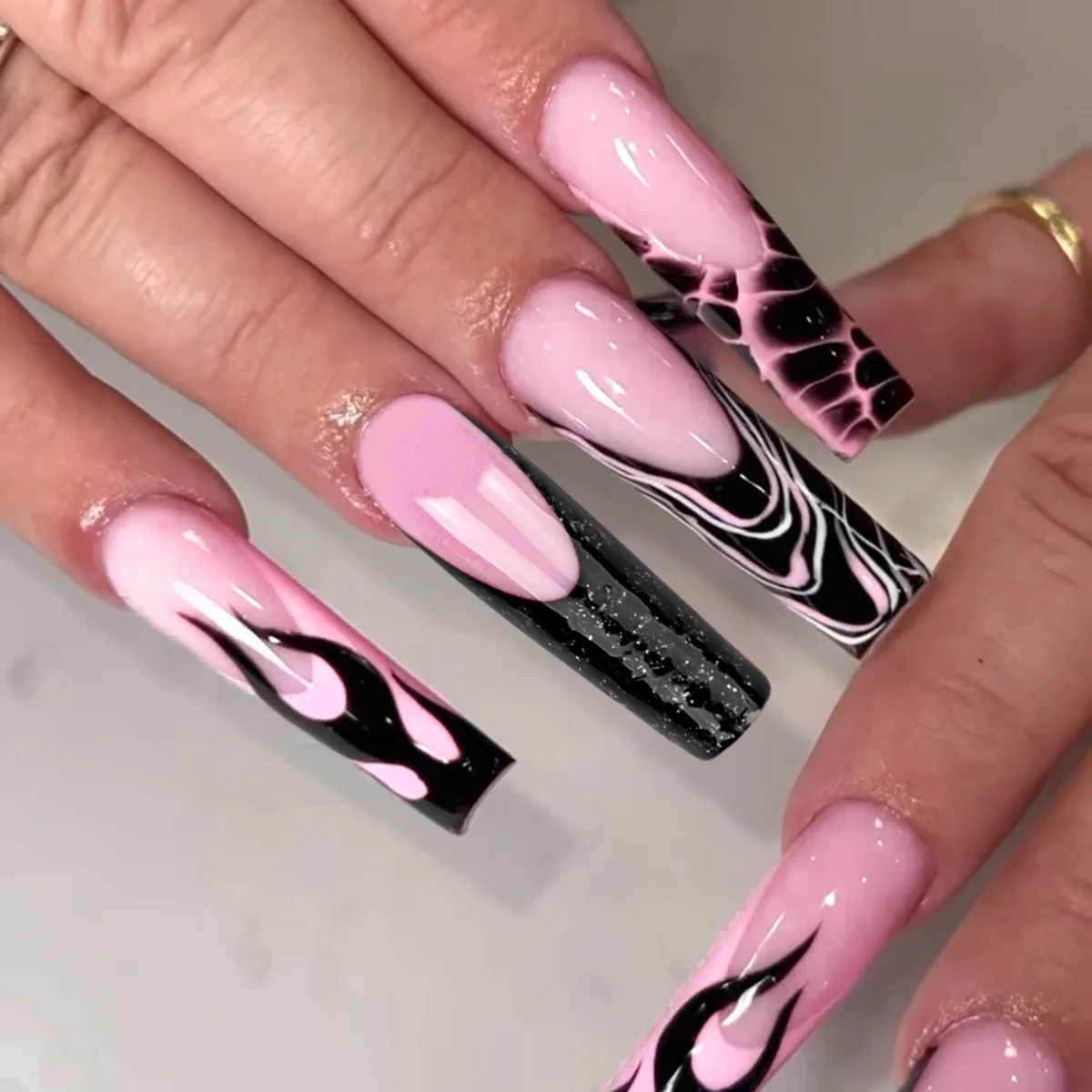 24Pcs Press On Nails  Long Coffin White French Manicure Rhinestone Nails Artificial Press On Nails Luxury Custom Packaging Box