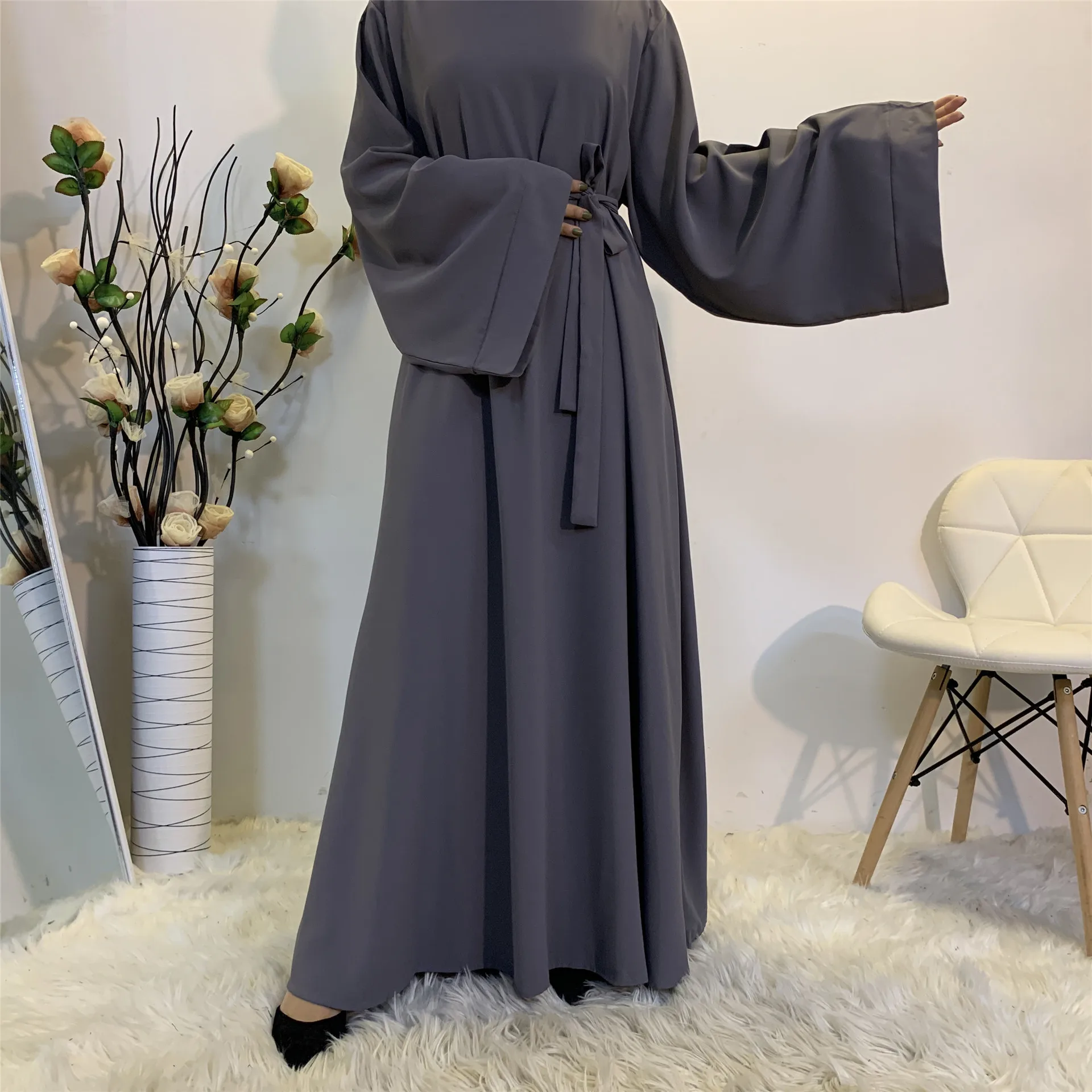 Factory ready-made wholesale solid color large lace-up women muslim dress support customization