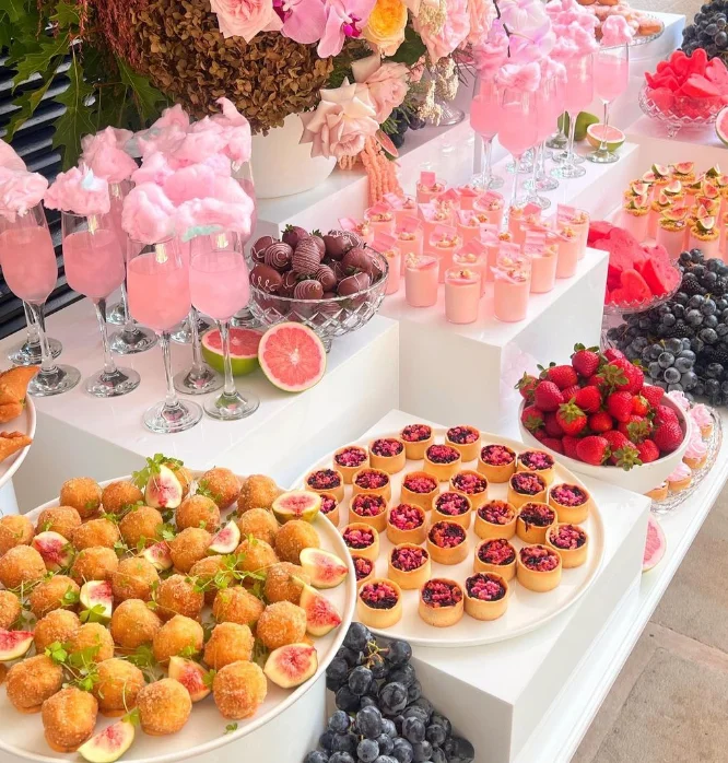 Customized Acrylic White Round Square Cube Display Nesting Catering Service Buffet Food Risers For Wedding Hotel Christmas Decor