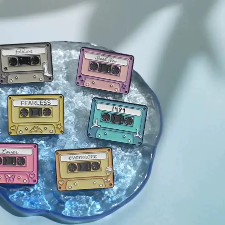 New Hot Selling Creative Retro Music Cassette Alloy Brooch Accessories Badges Versatile Clothing Wholesale