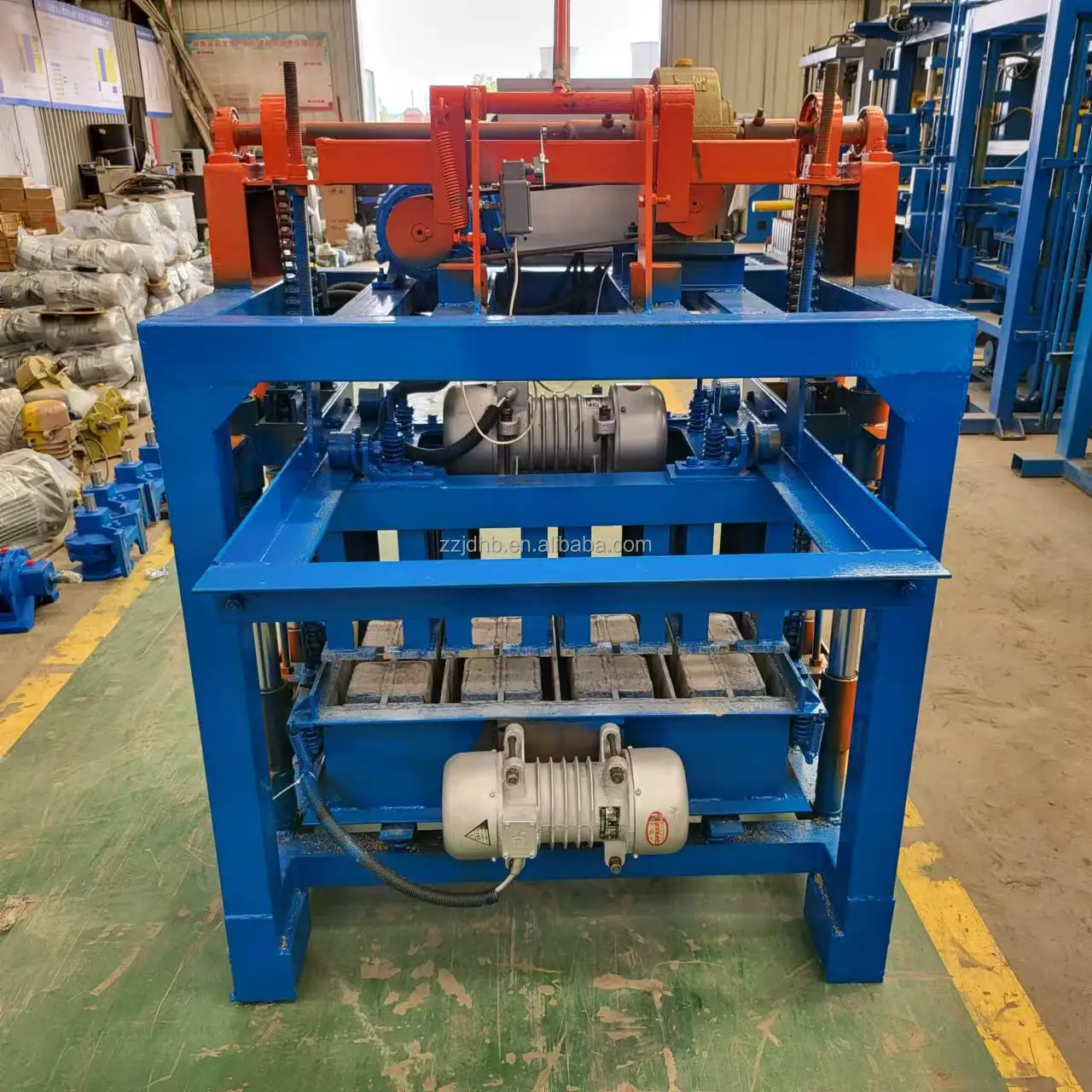 XD4-35B High Capacity Crushed Stone Fly Ash Hollow Brick Making Machinery In Russia