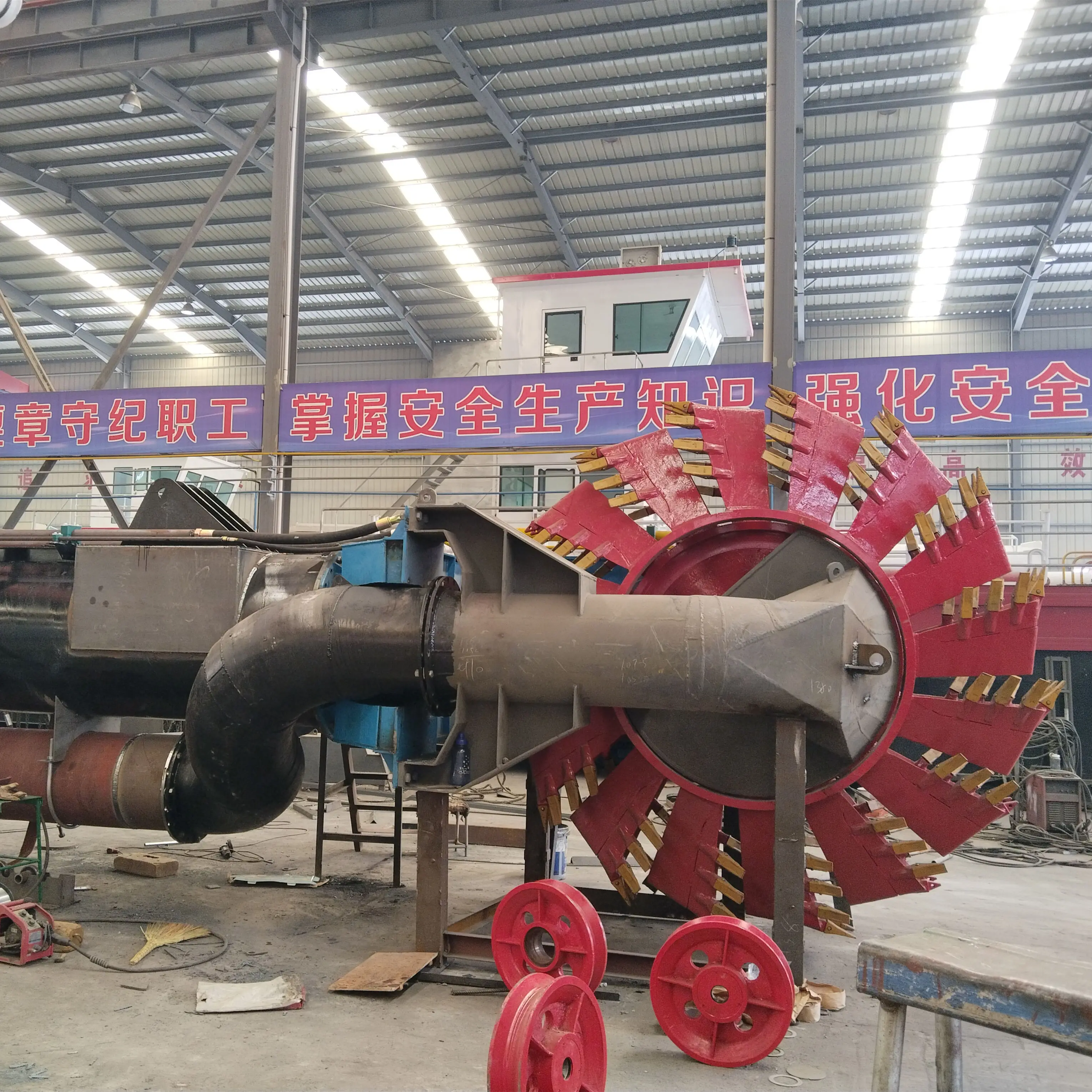 2000 m3/h Diesel Powered Hydraulic Rive Lake Thick Mud Hard Sludge Cleaning Boat