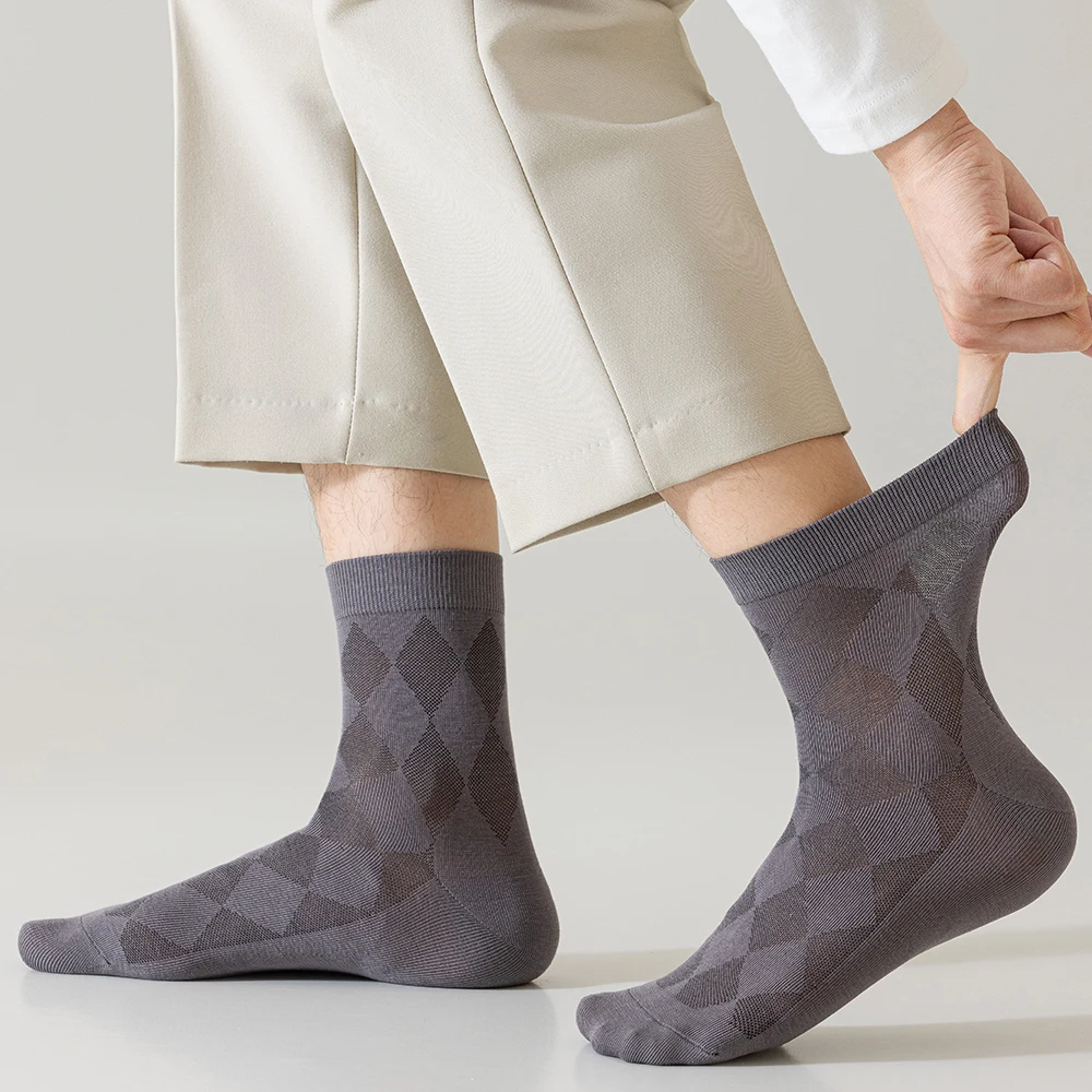 Cotton black soft hand feel breathable socks Mercerized cotton socks men tube sports business mid crew socks
