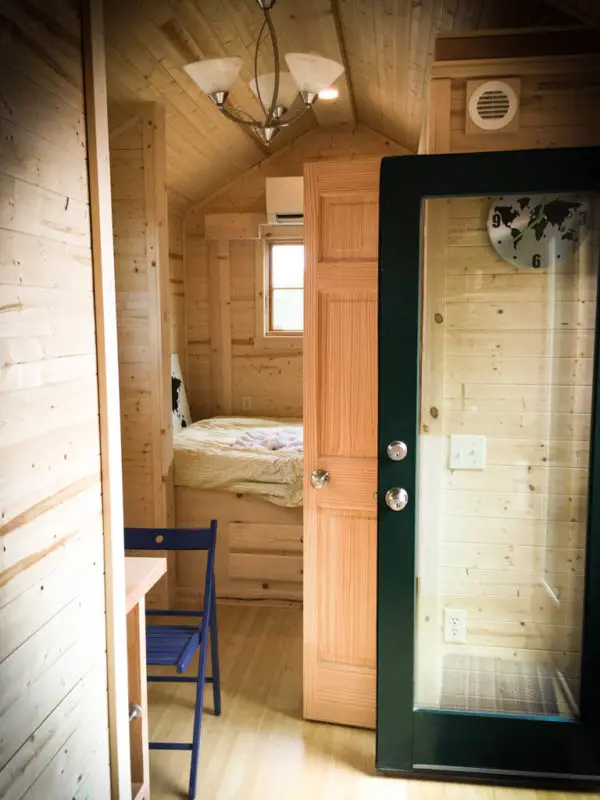 Prefabricated luxury morden design wooden cabin travel tiny house Camping trailer house on wheels