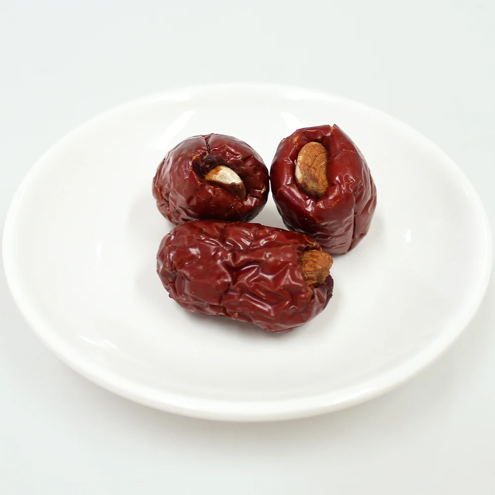 Wholesale Price High Quality New Arrival Dried Fruit Almonds Nuts Healthy Snack Dates And Nuts