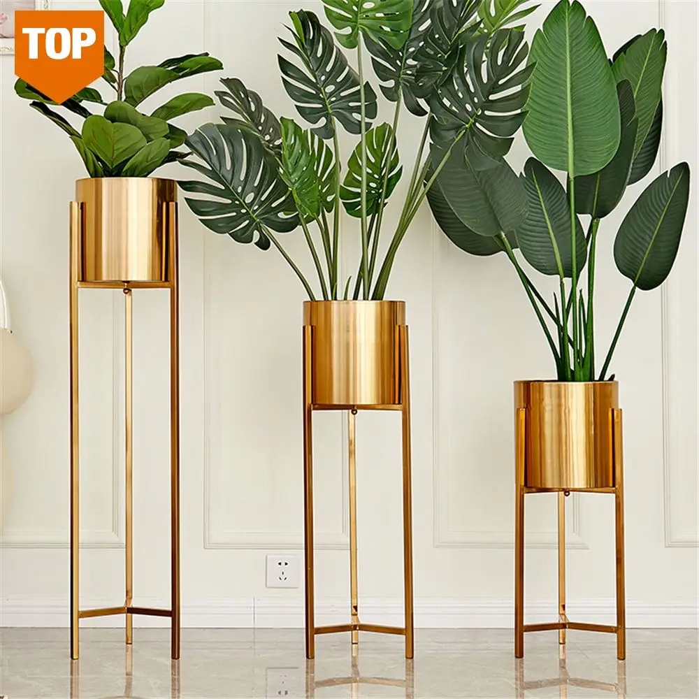 2021 New Modern big size large standing gold metal floor flower vases for wedding antique metal base tall flower vases stand