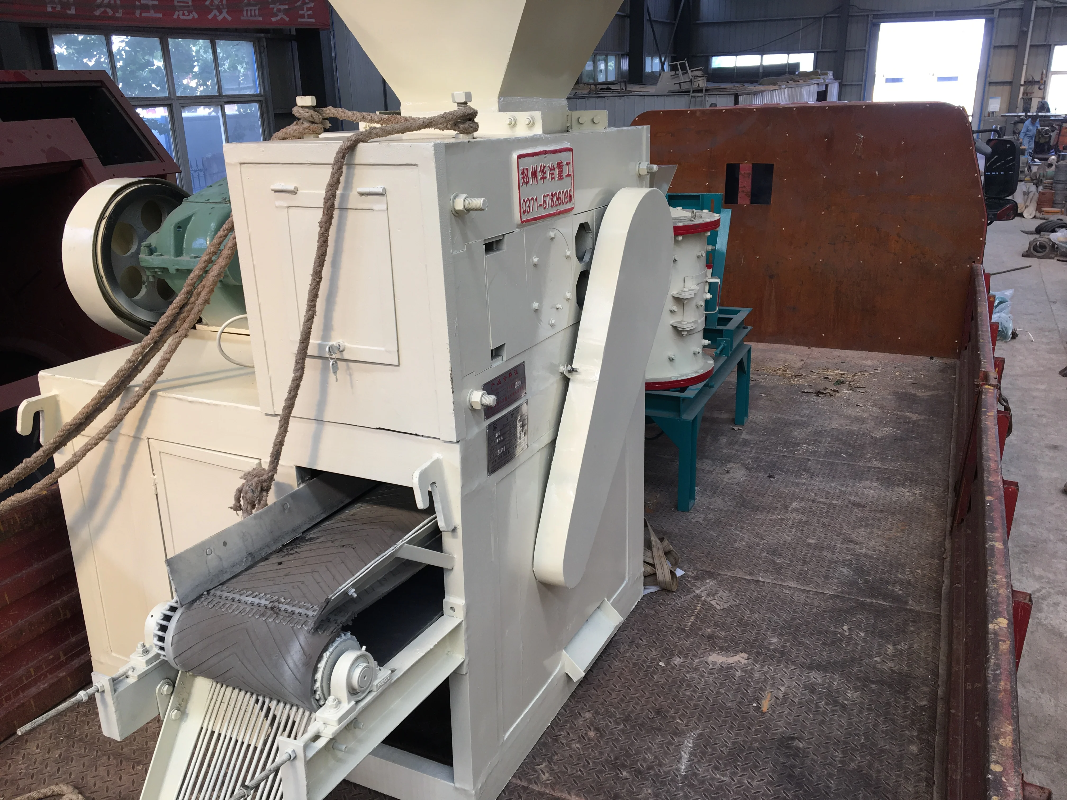 Hot-selling coal briquette machine Charcoal briquette manufacturing coal briquette forming machine price