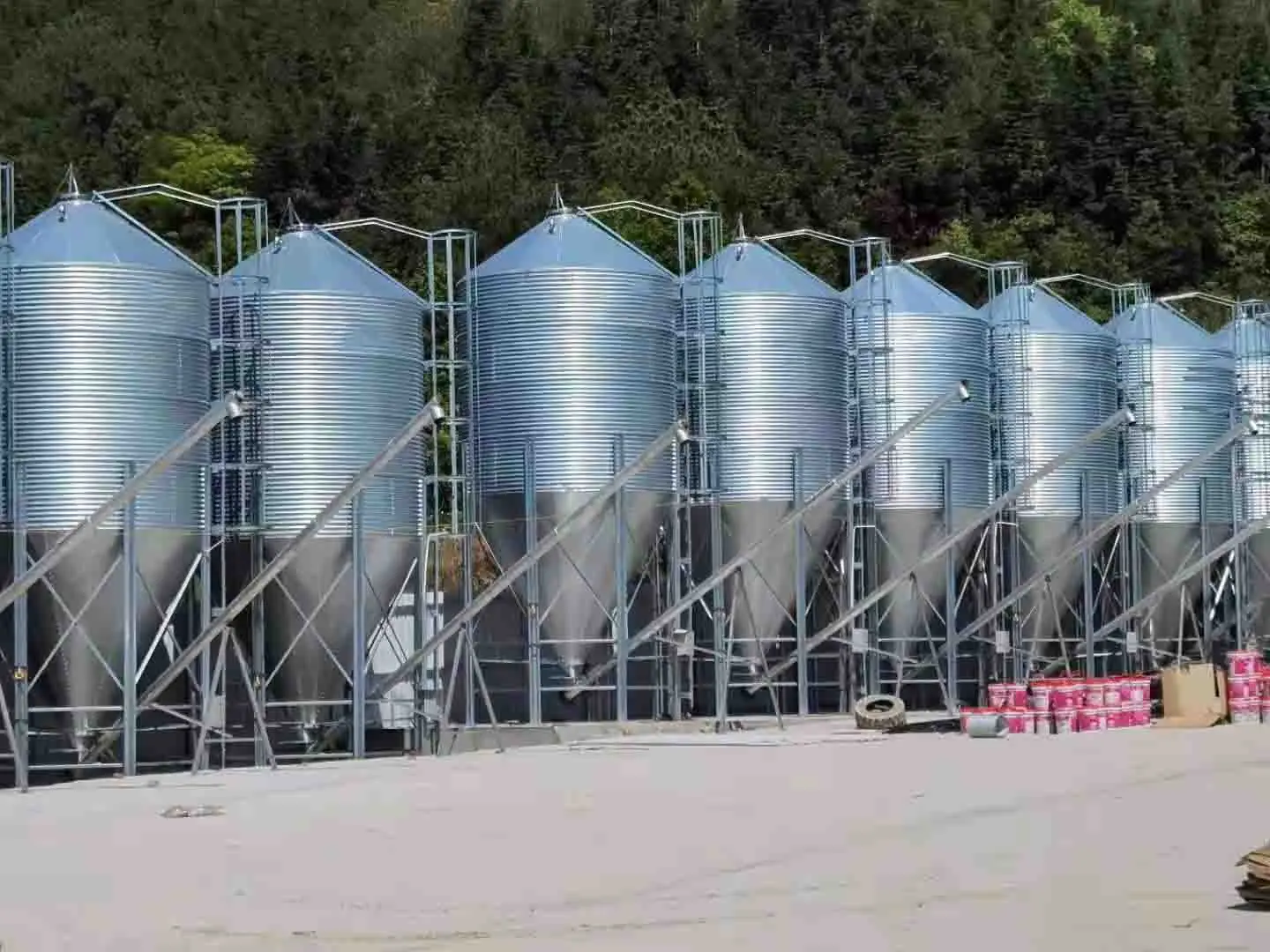 20 Ton Chicken Feed Agricultural Storage Grain Silo for Poultry Farm