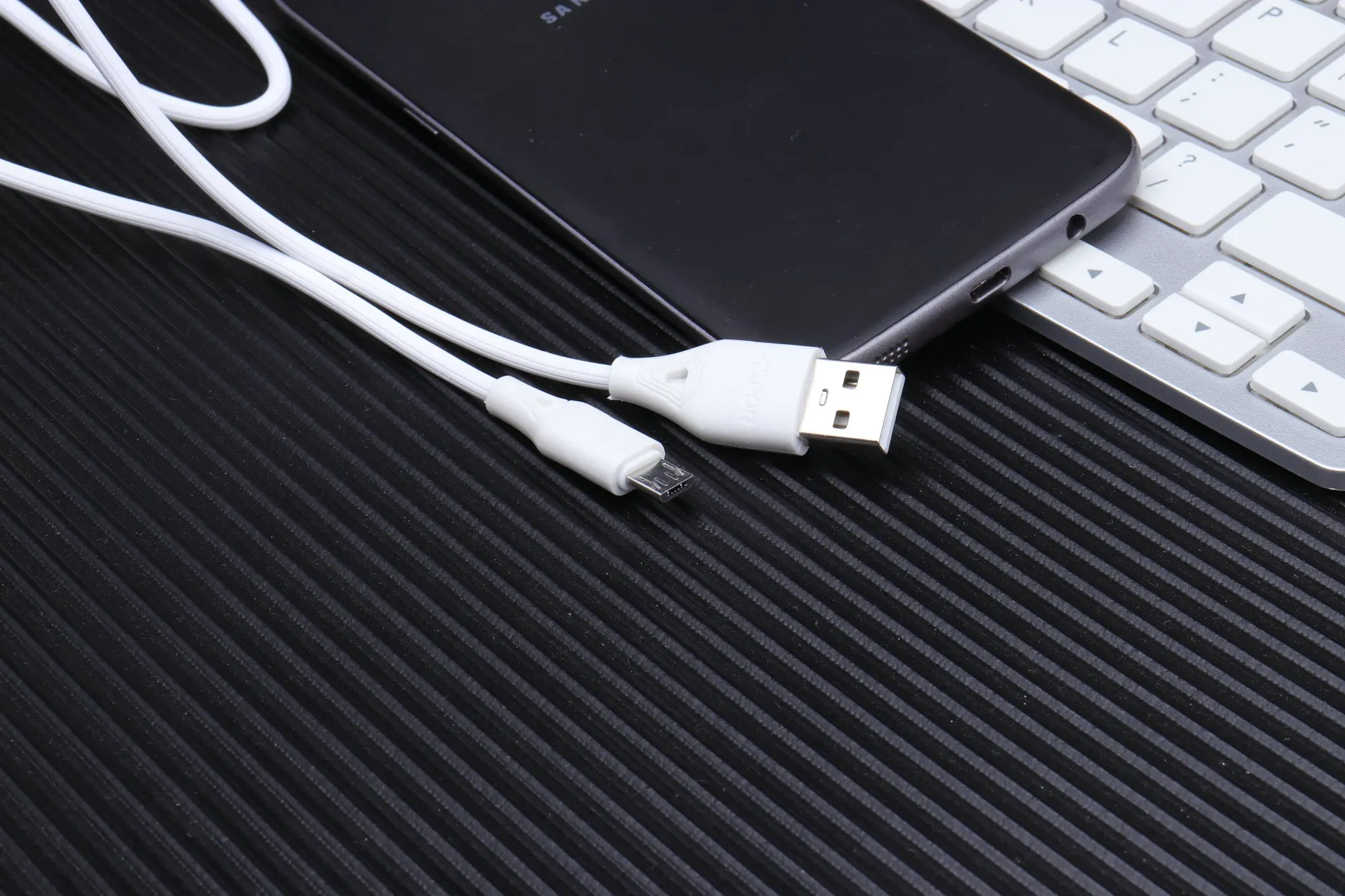 ASPOR 1M Length 2.4A Fast Charge Cable PVC White Micro Cable