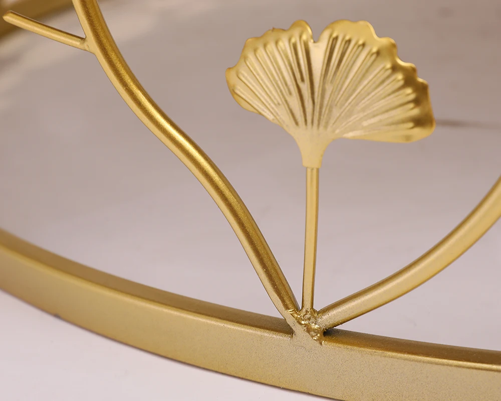 Дизайн зеркала, как опавшие листья золотого круглого железа