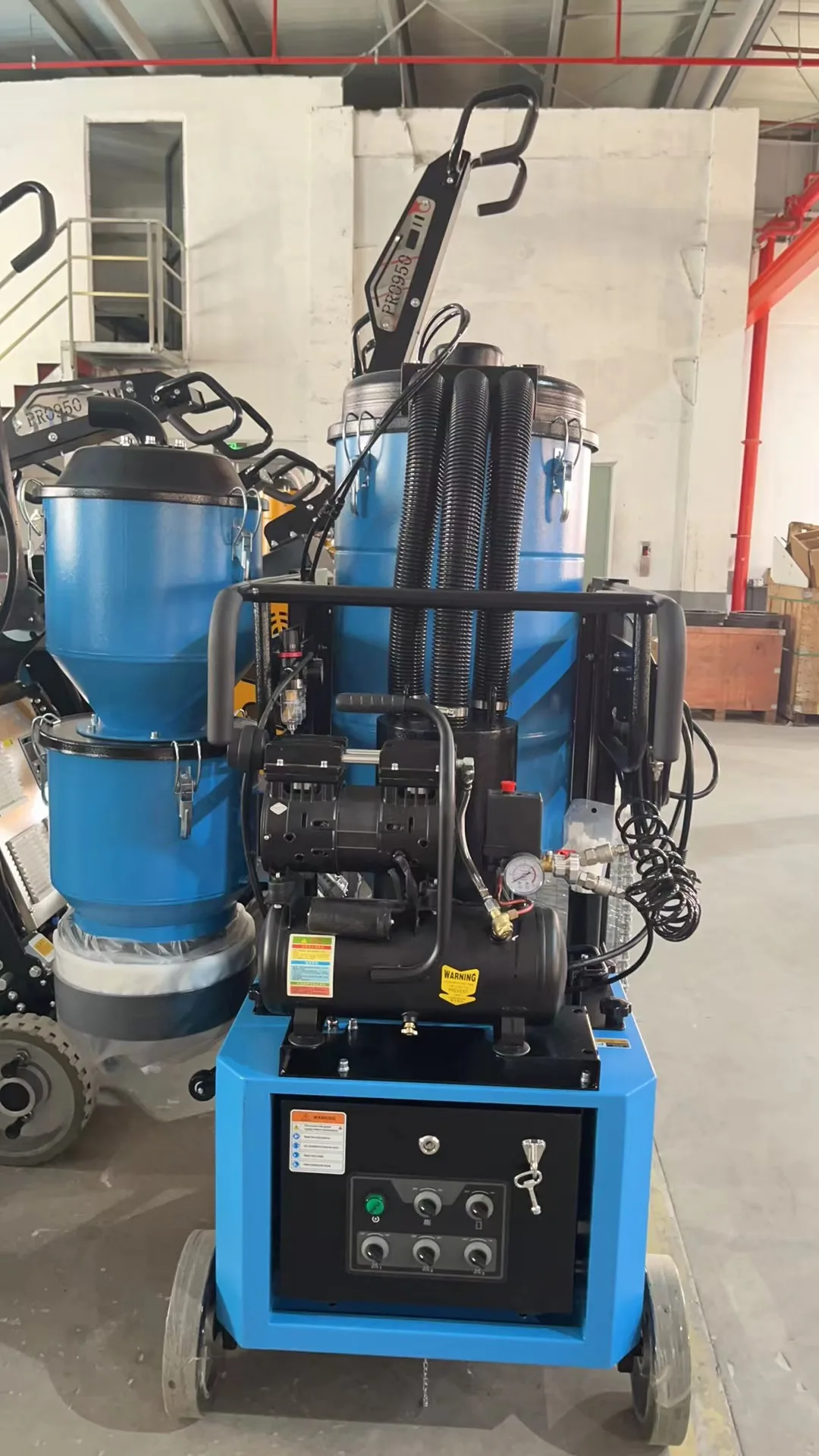 Powerful Industrial Vacuum Cleaner with Large Capacity