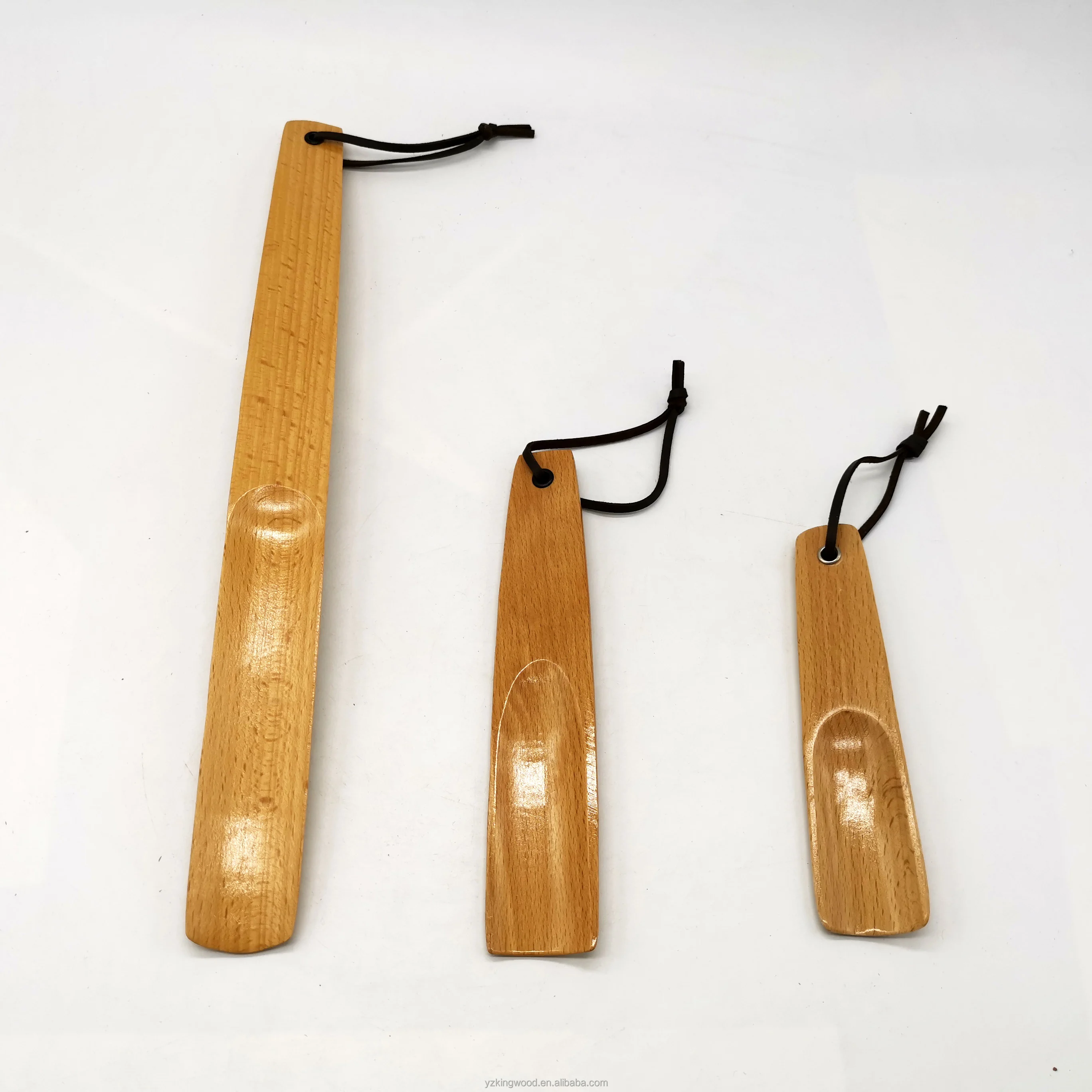 Обувной рожок из натурального дерева цвета Красного бука в наличии разные