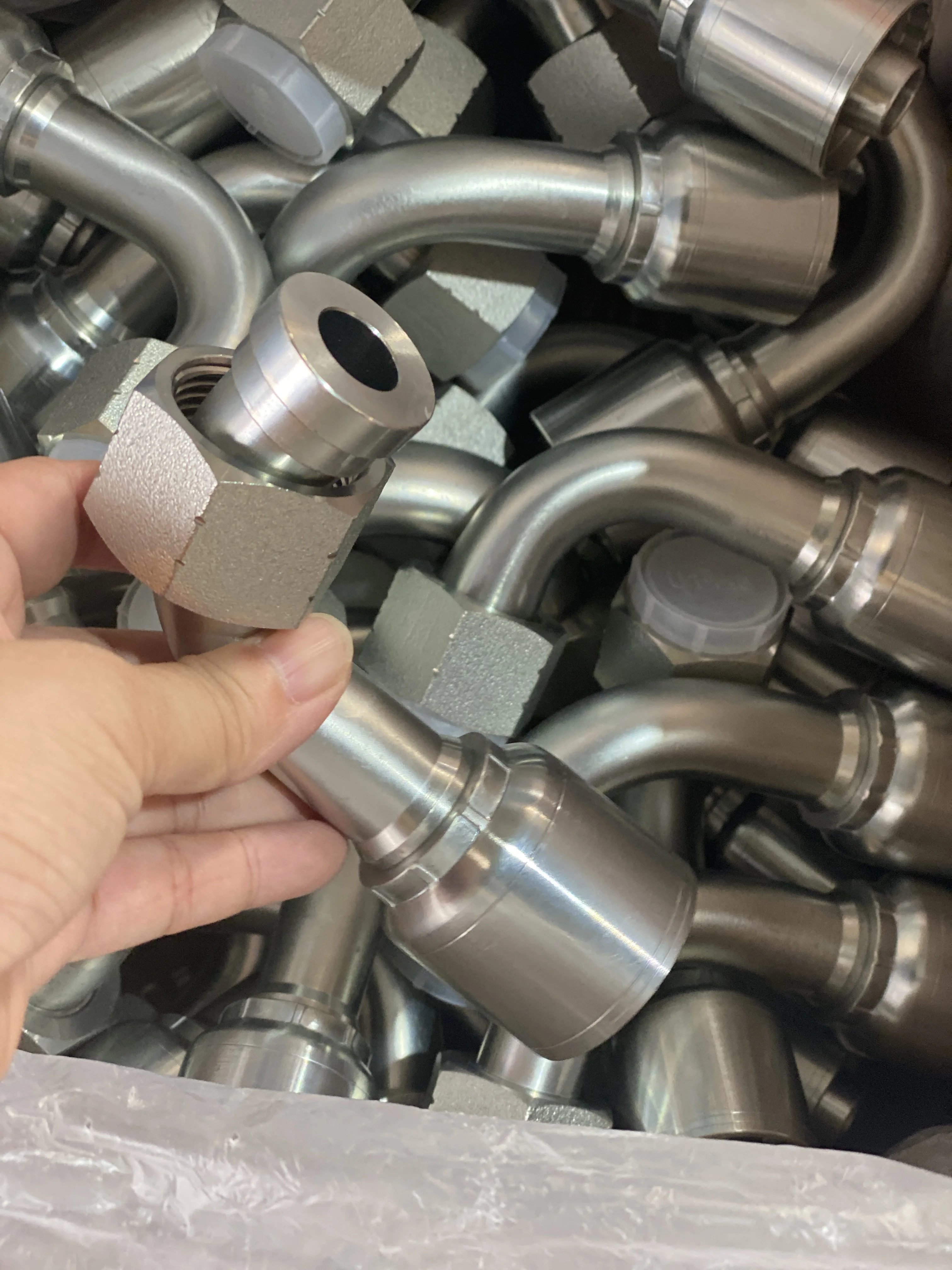 1J743 Straight Hydraulic female 24291 ORFS Flat Seat 1sn/R1AT Crimp Rubber Hose Ferrule Fittings