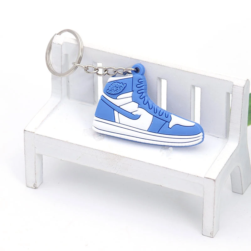 Manufacturer wholesale full custom 3d pvc rubber promotional keychains 2d sneaker heads shoe keychain carabiners