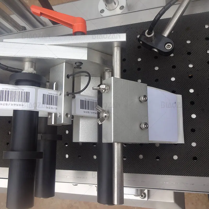 High Performance semi automatic flat product labeling machine flat