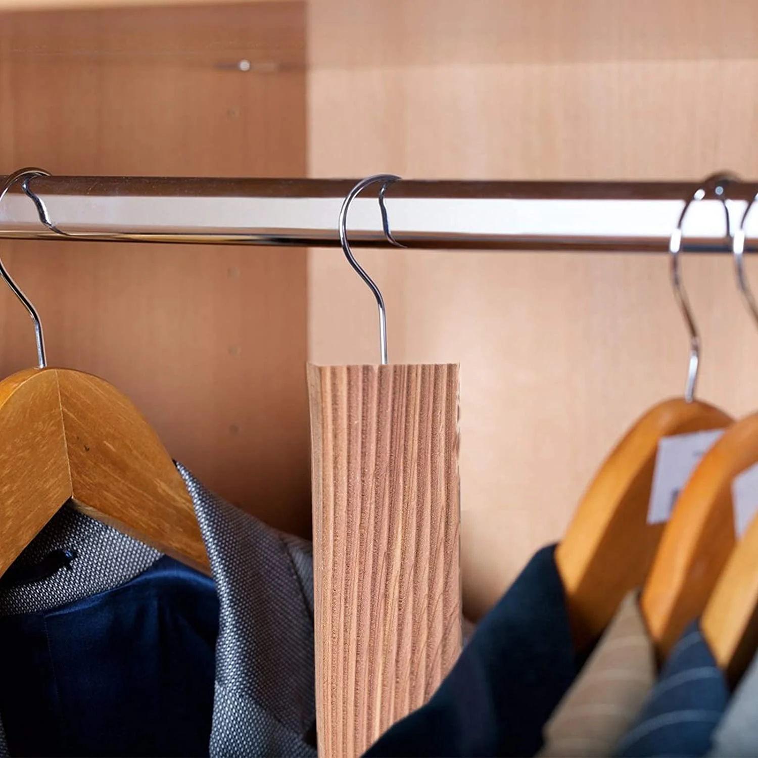 2020 factory sale red cedar block coats plank for clothes storage and cedar blocks cedar hangers for closet moth repellent
