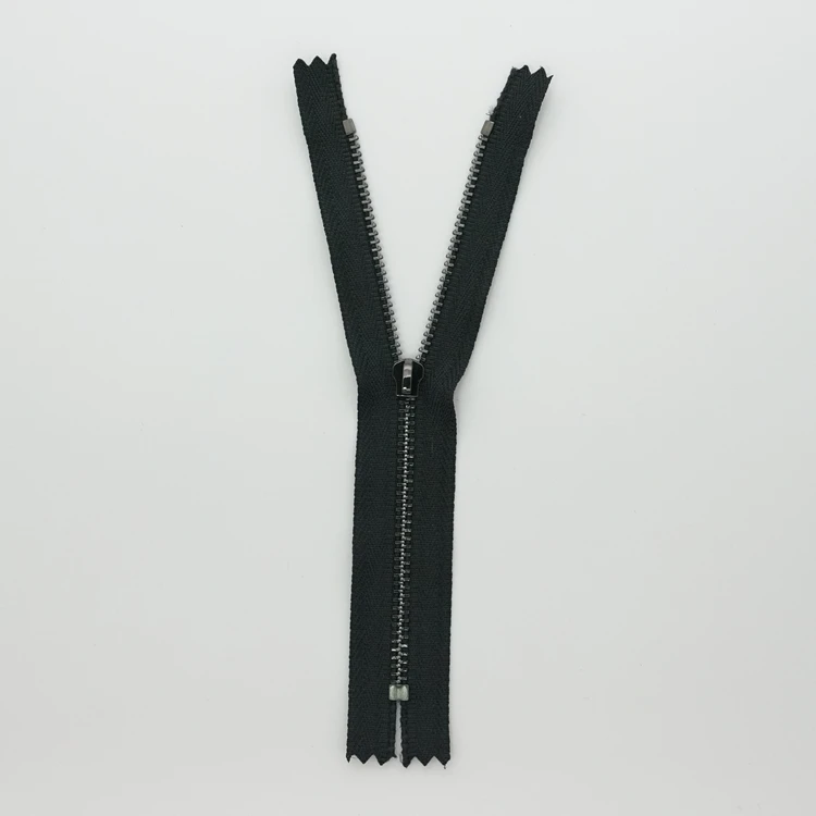 Color  Customized YKK Invisible High Quality Customized Metal Zipper for Dress